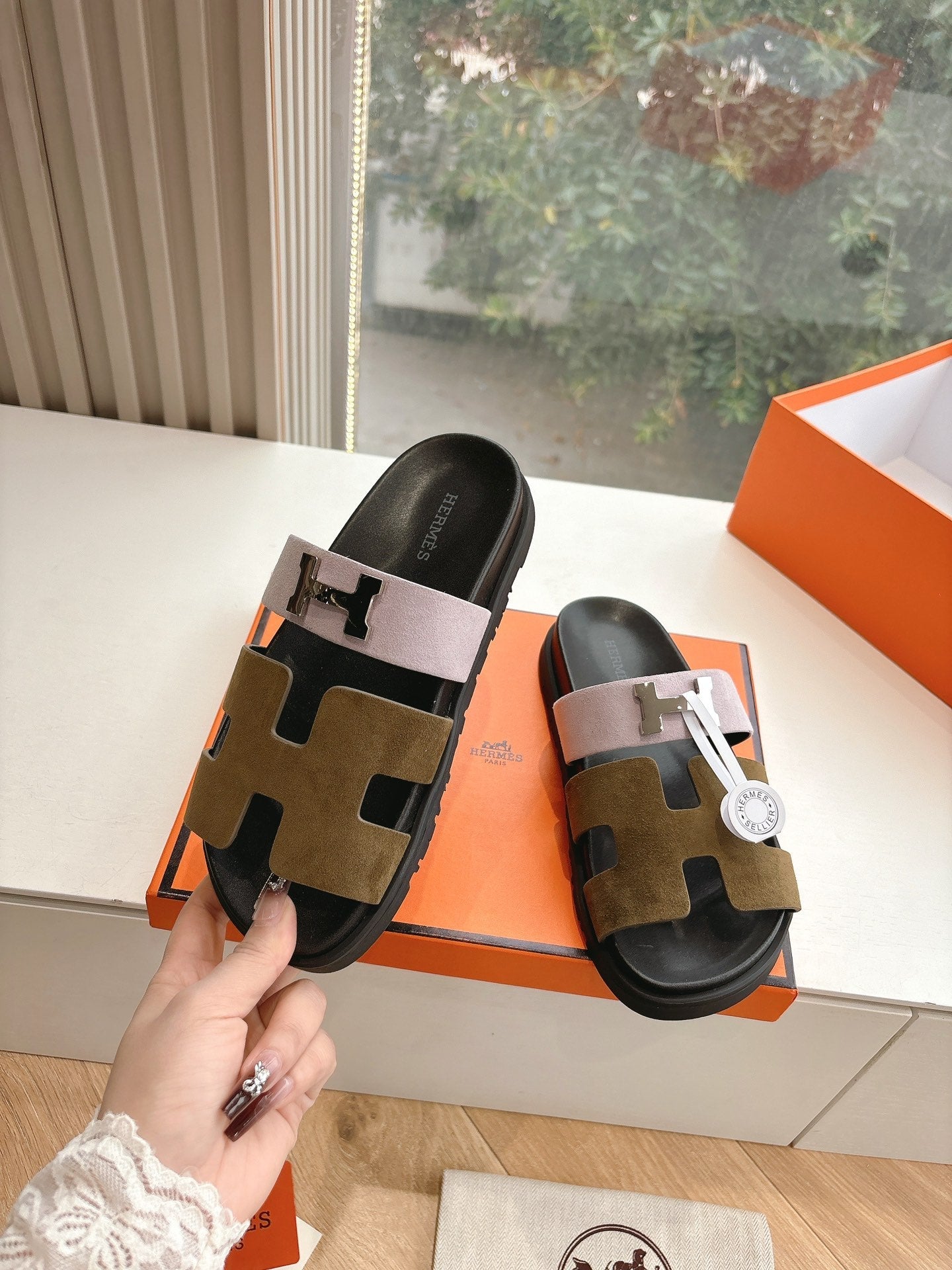 CHYPRE SANDAL IN LIGHT PINK MIX CHOCOLATE BROWN SUEDE、mysite、Cacoeks