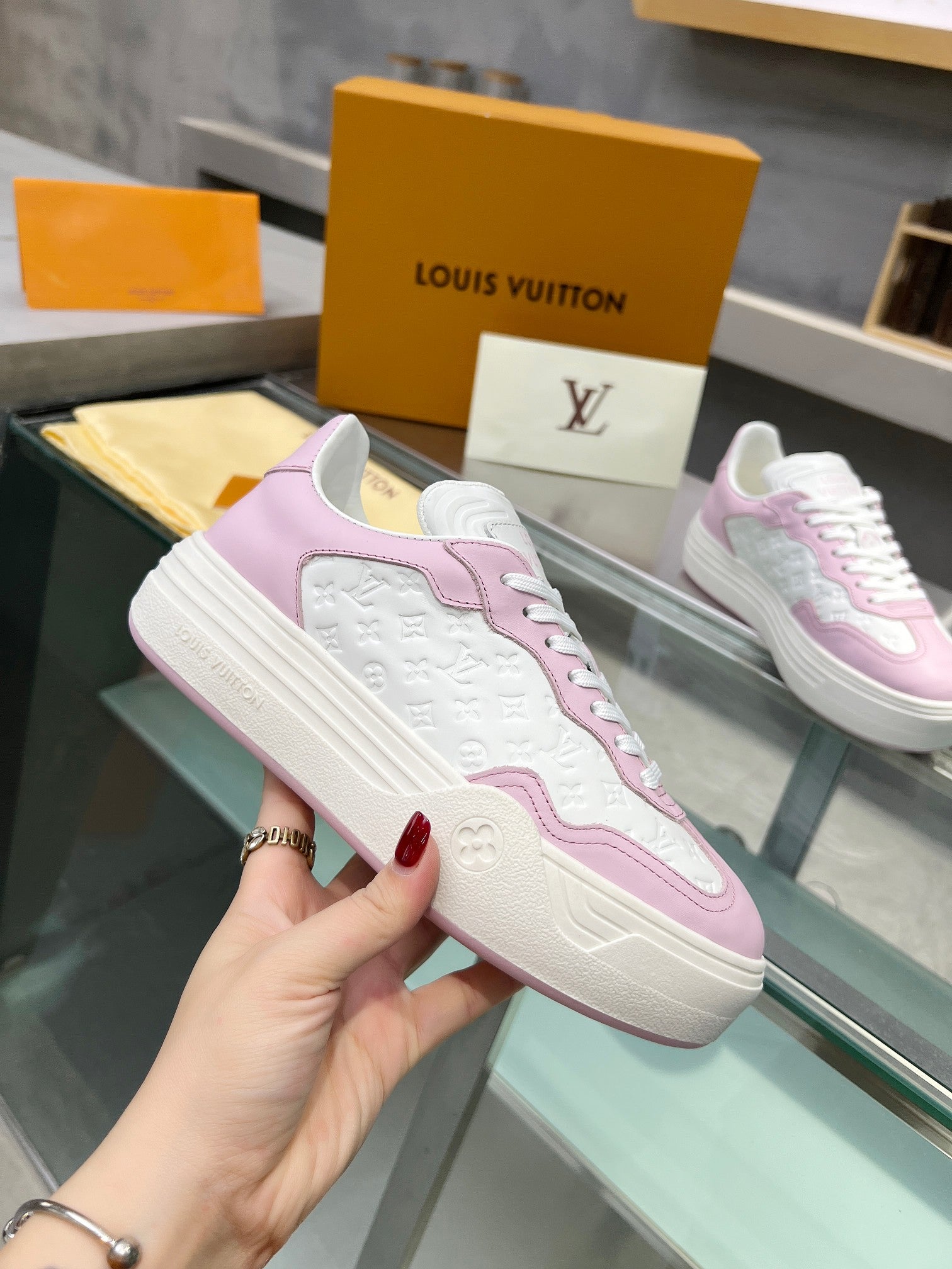 LV WOMEN GROOVY PLATFORM IN WHITE MIX LIGHT PINK EMBOSSED CALFSKIN、mysite、Cacoeks