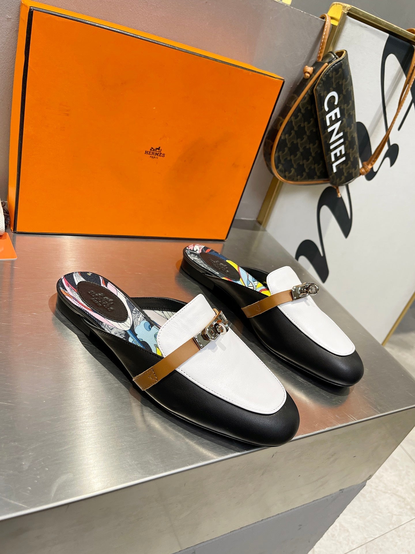 0Z MULE WHITE AND BLACK CALFSKIN WITH PATTERN、mysite、Cacoeks