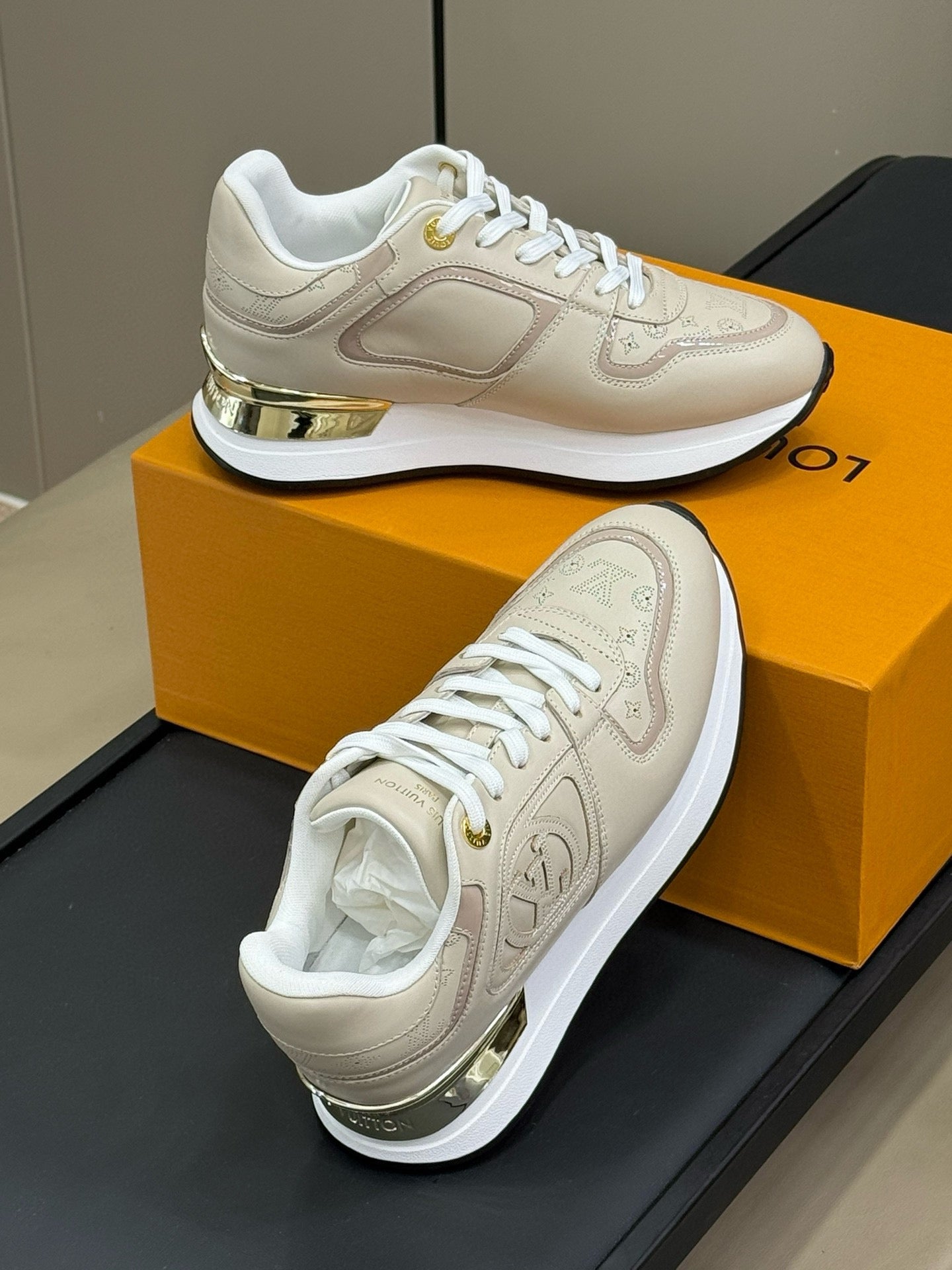 LV NEO RUN AWAY SNEAKER IN KHAKI TAN CALFSKIN、mysite、Cacoeks