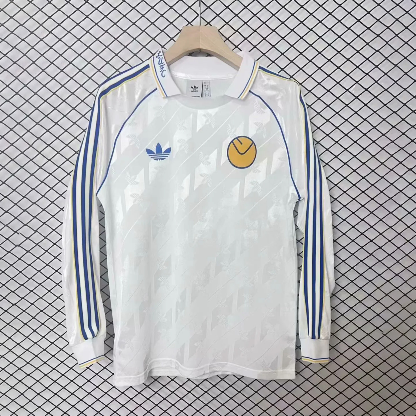 ManixJersey.com | Leeds United 24-25 Spezial Collection White Long Sleeve Polo Shirts -Customize Name, Number and Patch | Worldwide Shipping