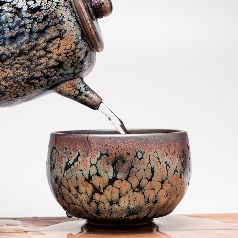 GEEK BAR-https://www.hot-toy.com/