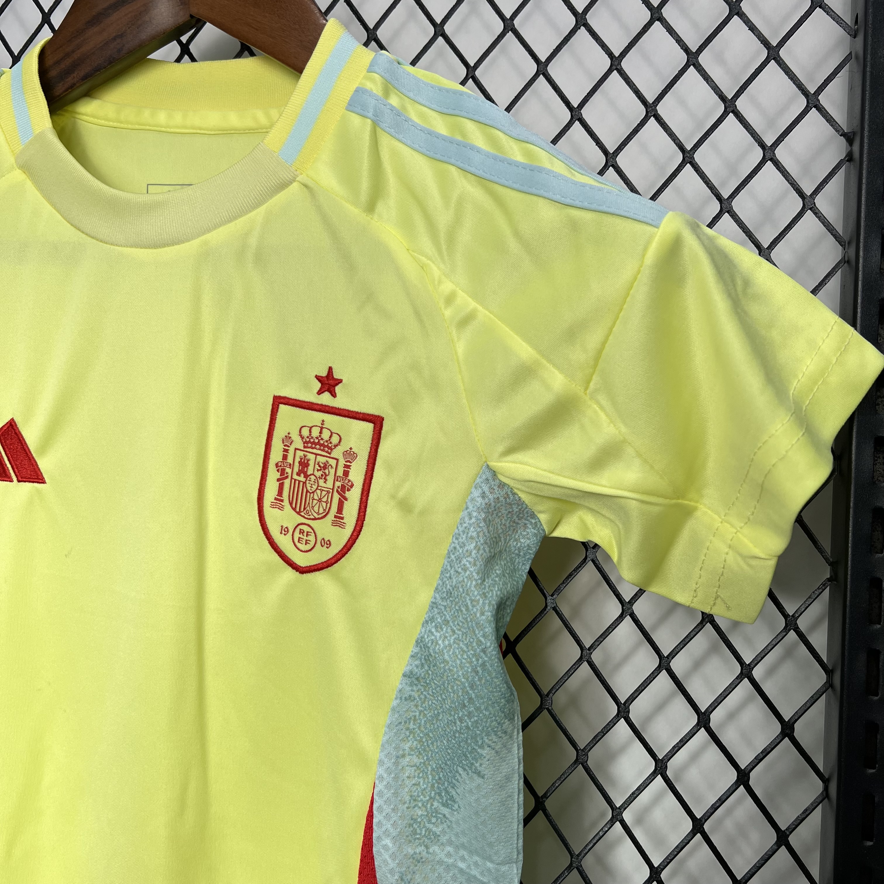 ManixJersey.com | Spain 2024 Away Kids Kit -Customize Name, Number and Patch | Worldwide Shipping