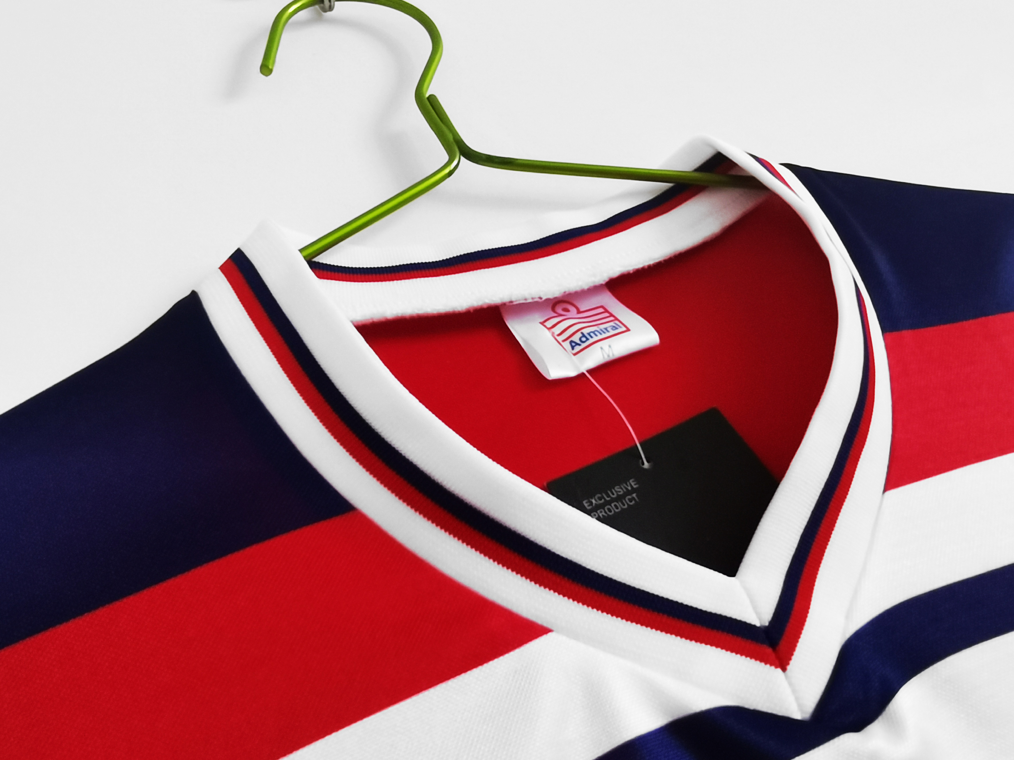 GlobeJersey-Retro England 1982 Away Stadium Jersey