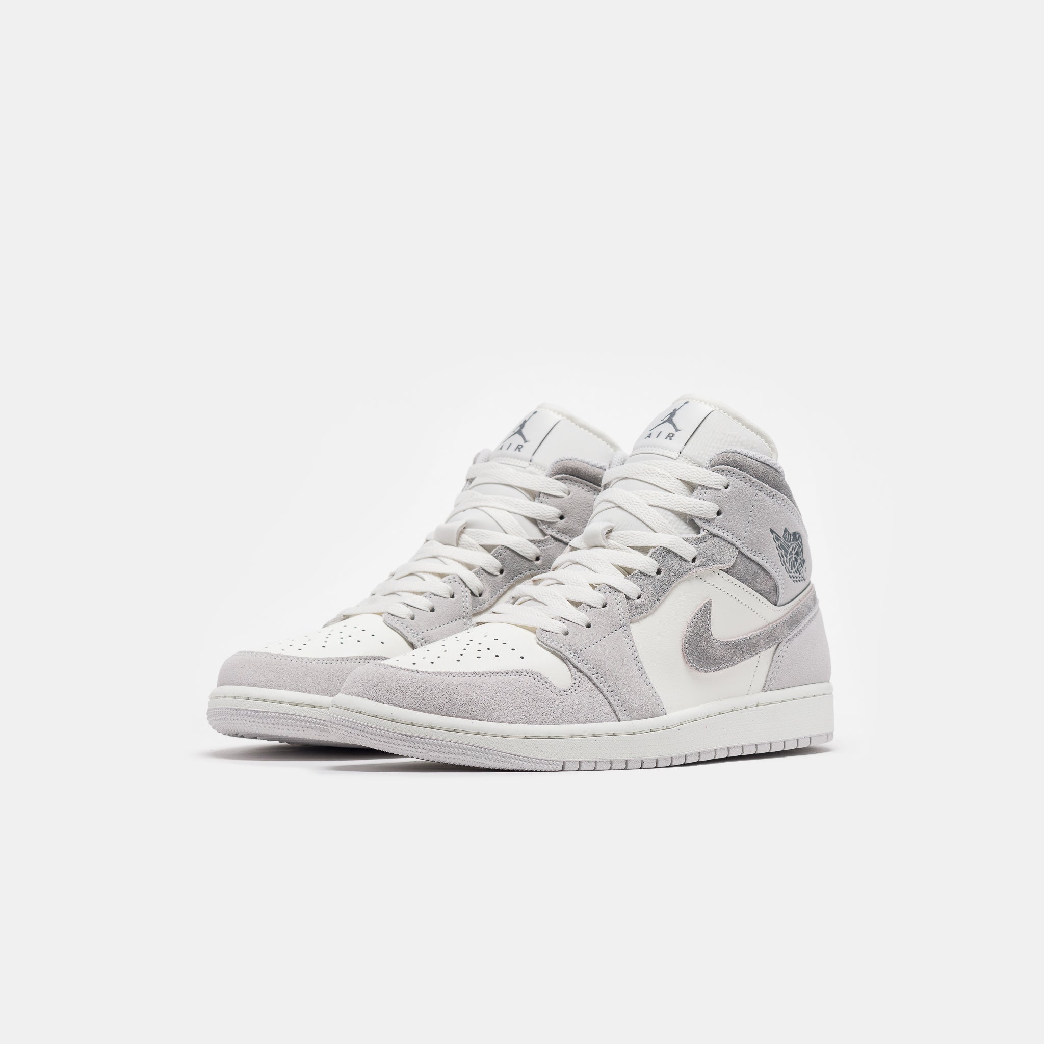 Air Jordan 1 Mid SE Sneaker in Neutral Grey/Smoke Grey/Sail