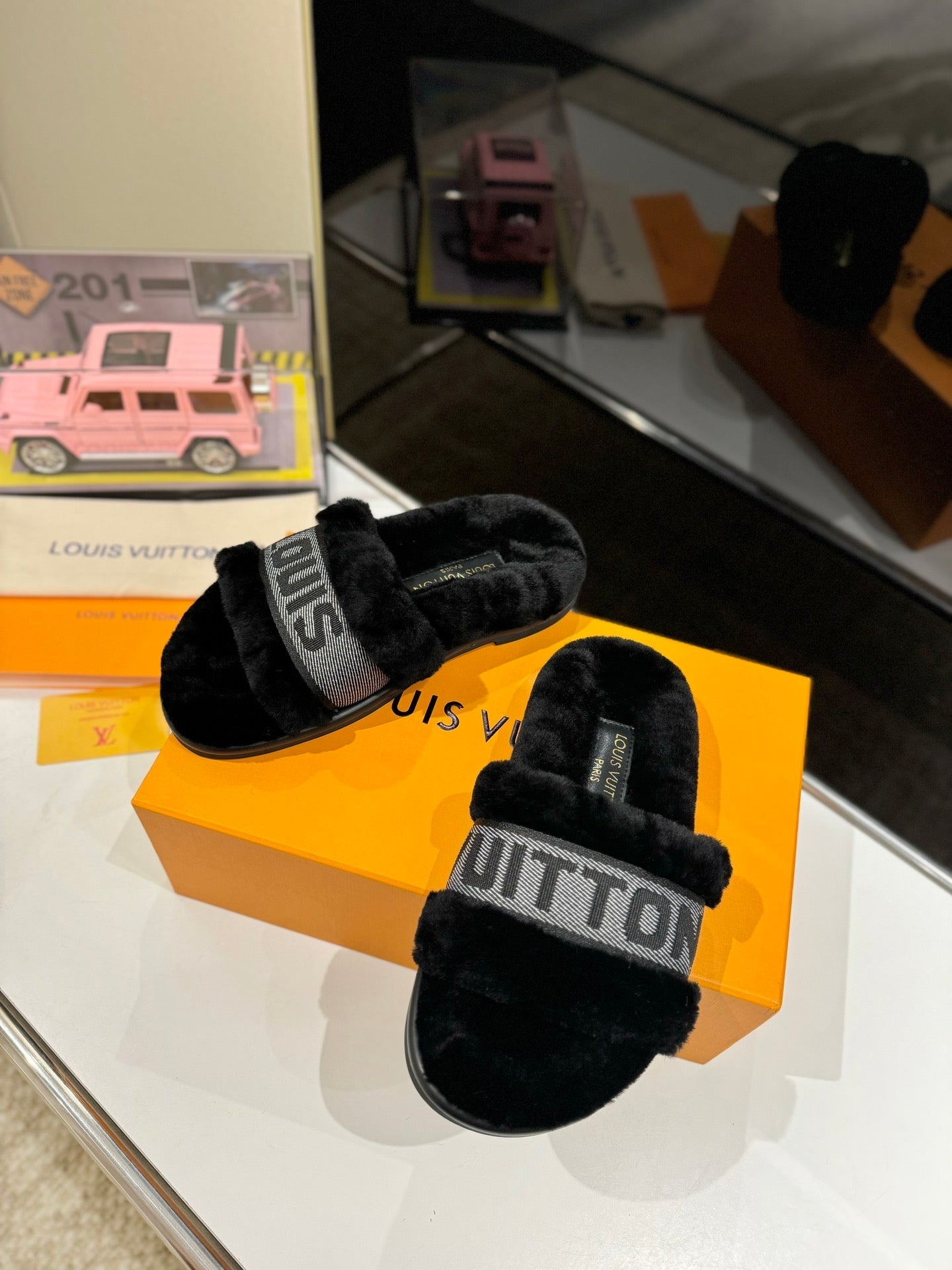 FURRY SLIPPER IN BLACK SHEARLING、mysite、Cacoeks