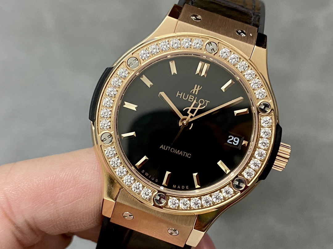 565.OX.1480.LR.1204 Hublot Classic Fusion Automatic 38mm-fasswatch