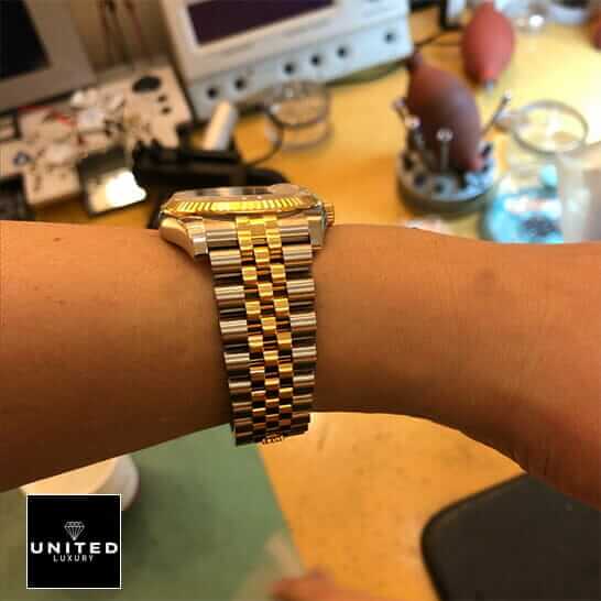 Rolex 116233 Replica 1 Rolex 116233 Stainless Steel Jubilee Bracelet Replica on the wrist