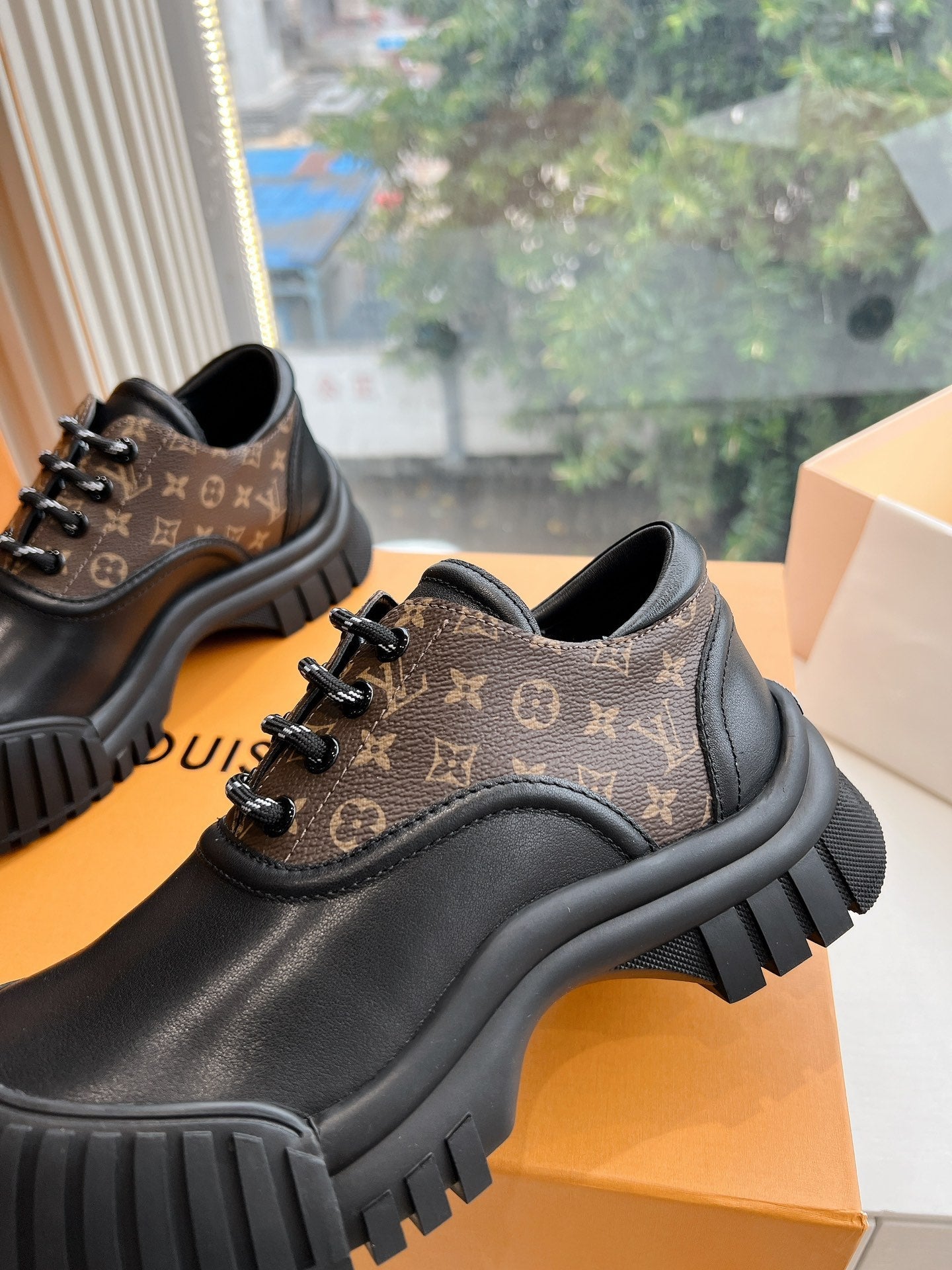 LV ARCHLIGHT SKATE SNEAKER IN BLACK MIX CHOCOLATE BROWN MONOGRAM CALFSKIN、mysite、Cacoeks