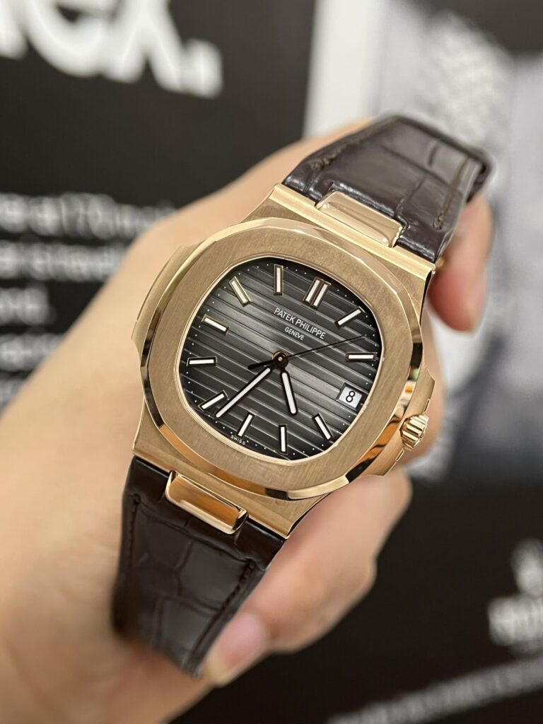 Đồng Hồ Patek Philippe Nautilus 5711 Bọc Vàng Nhà Máy 3K 40mm