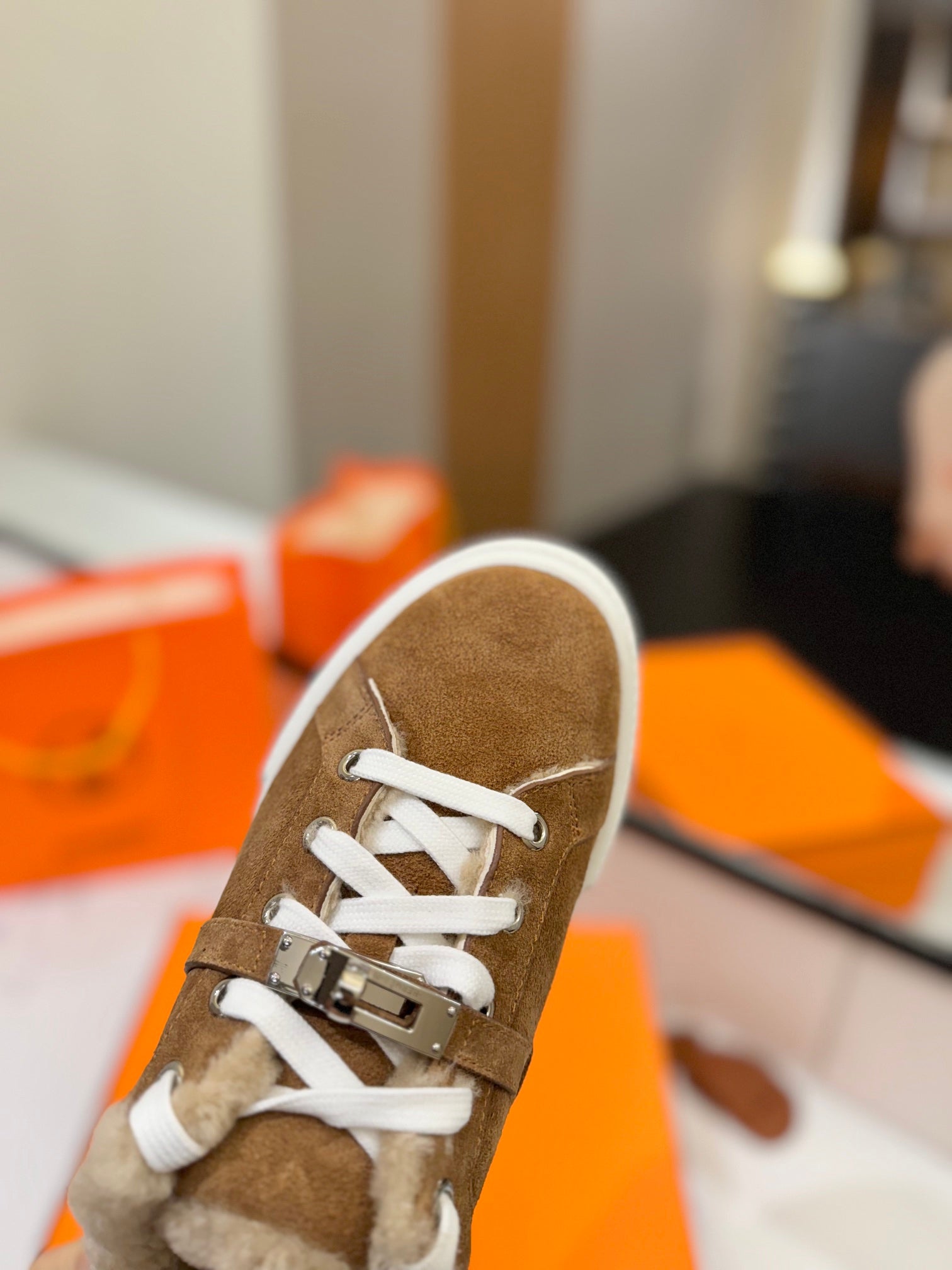 DAY SNEAKER IN BRONZE BROWN SUEDE AND FLEECE LINING、mysite、Cacoeks