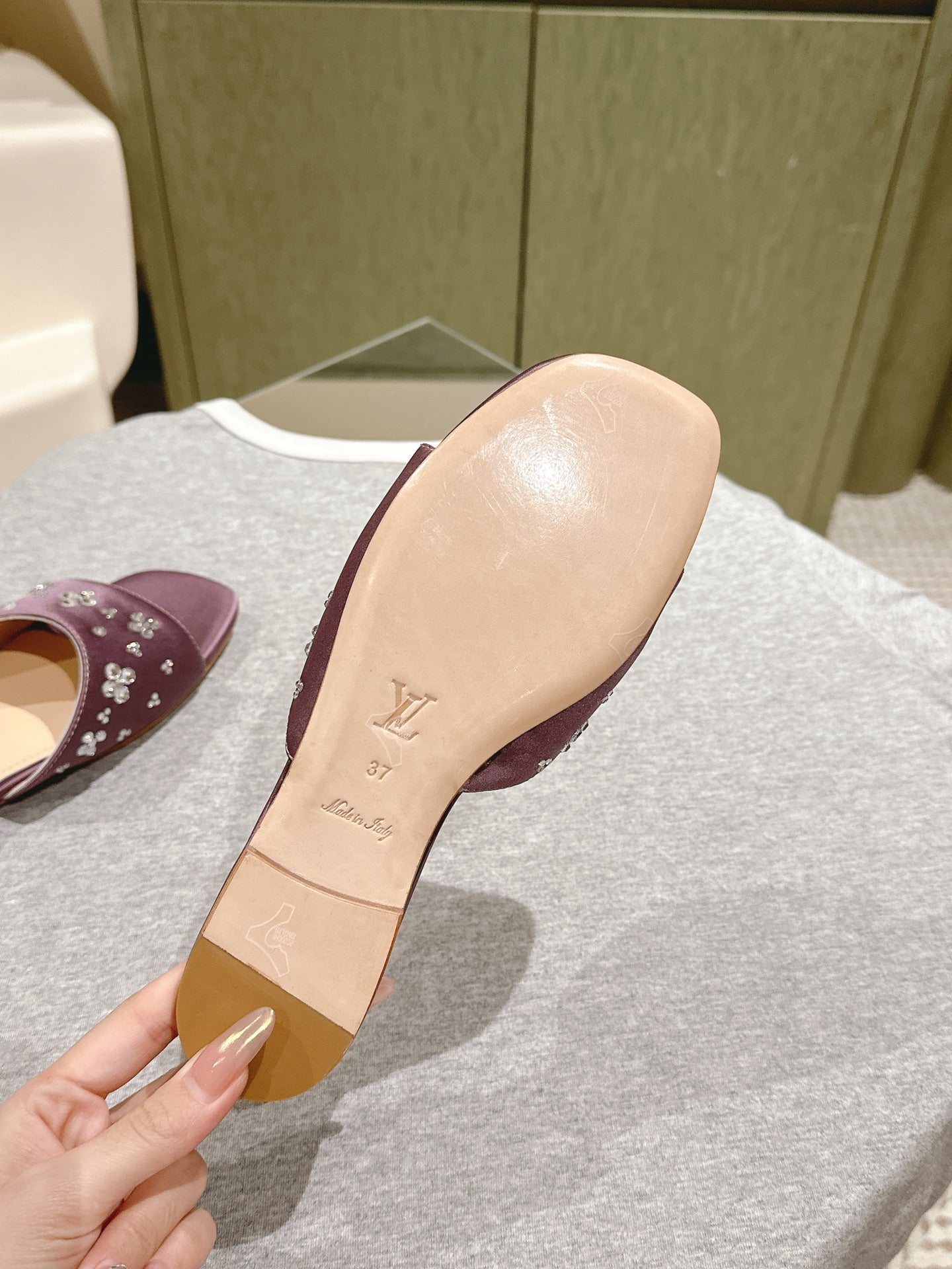 LV WOMEN FLAT MULE IN MAUVE PURPLE SATIN WITH RHINESTONE、mysite、Cacoeks