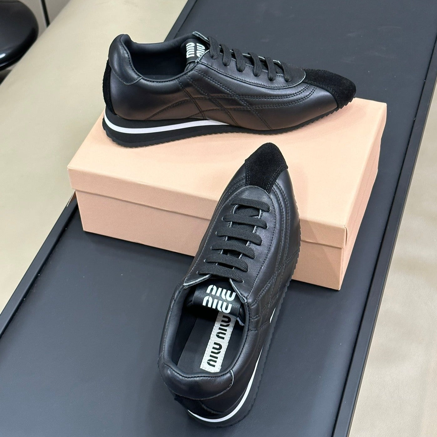 POINTED SPORTS SHOES BLACK LAMBSKIN、mysite、Cacoeks