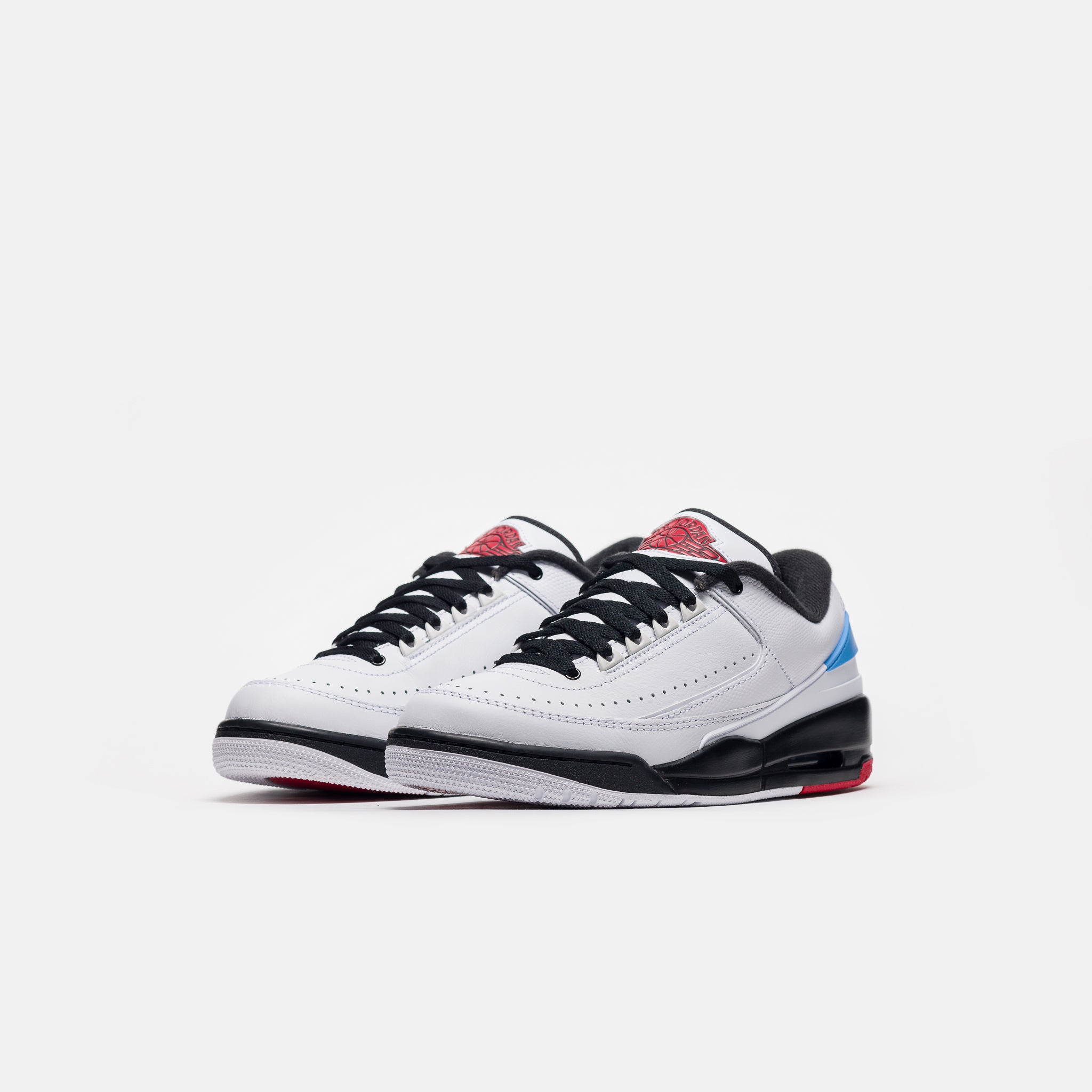 Jordan 2/3 Sneaker in White/Varsity Red/Black/University Blue