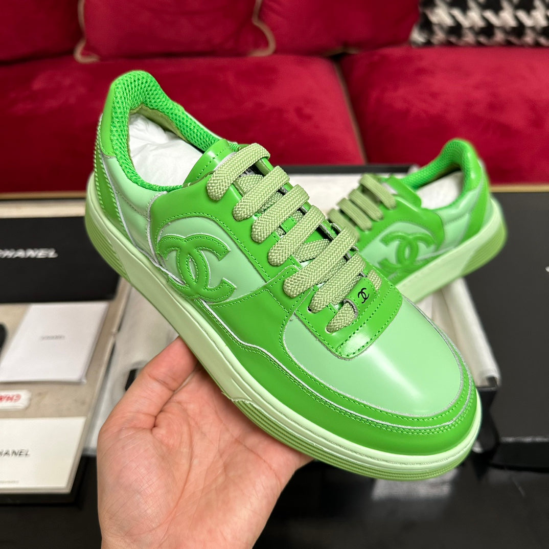 TRAINERS IN LIGHT GREEN SHINY CALFSKIN、mysite、Cacoeks