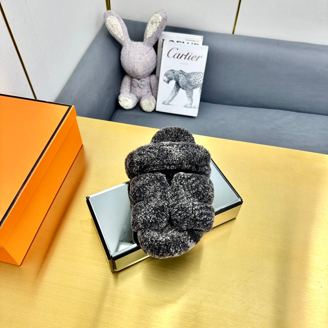 CHYPRE SANDAL IN DARK GRAY SHEARLING、mysite、Cacoeks