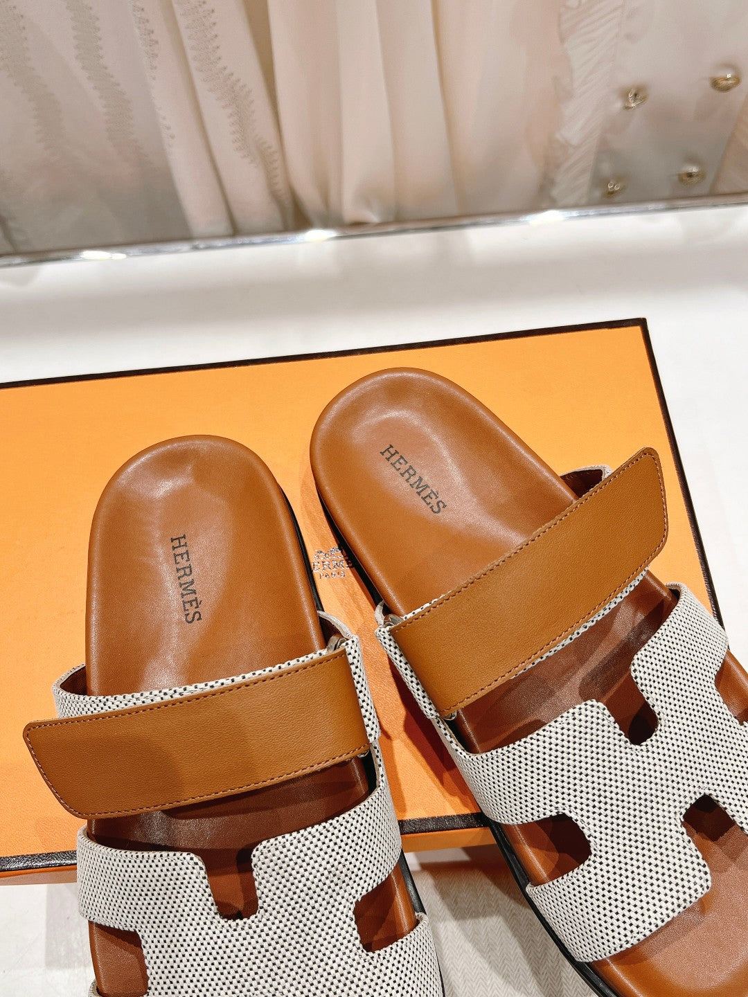 CHYPRE SANDAL BRIGHT BROWN LAMBSKIN AND SILVER DENIM、mysite、Cacoeks