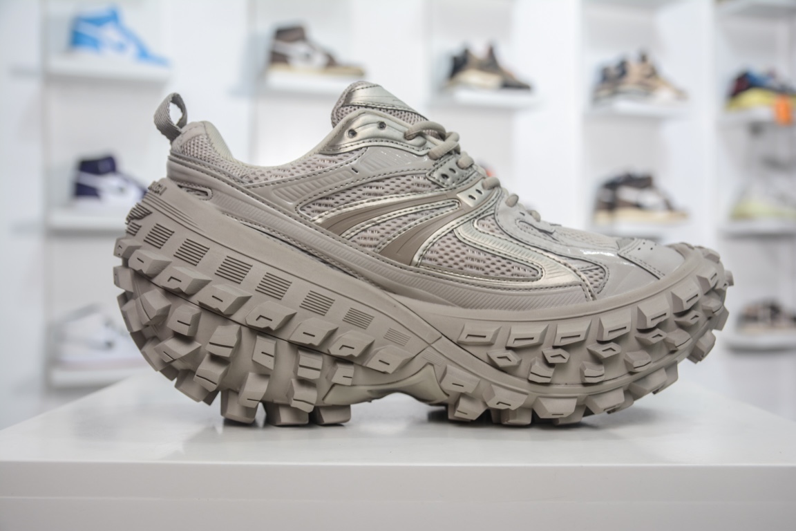 Balenciaga Defender in Beige、mysite、Cacoeks