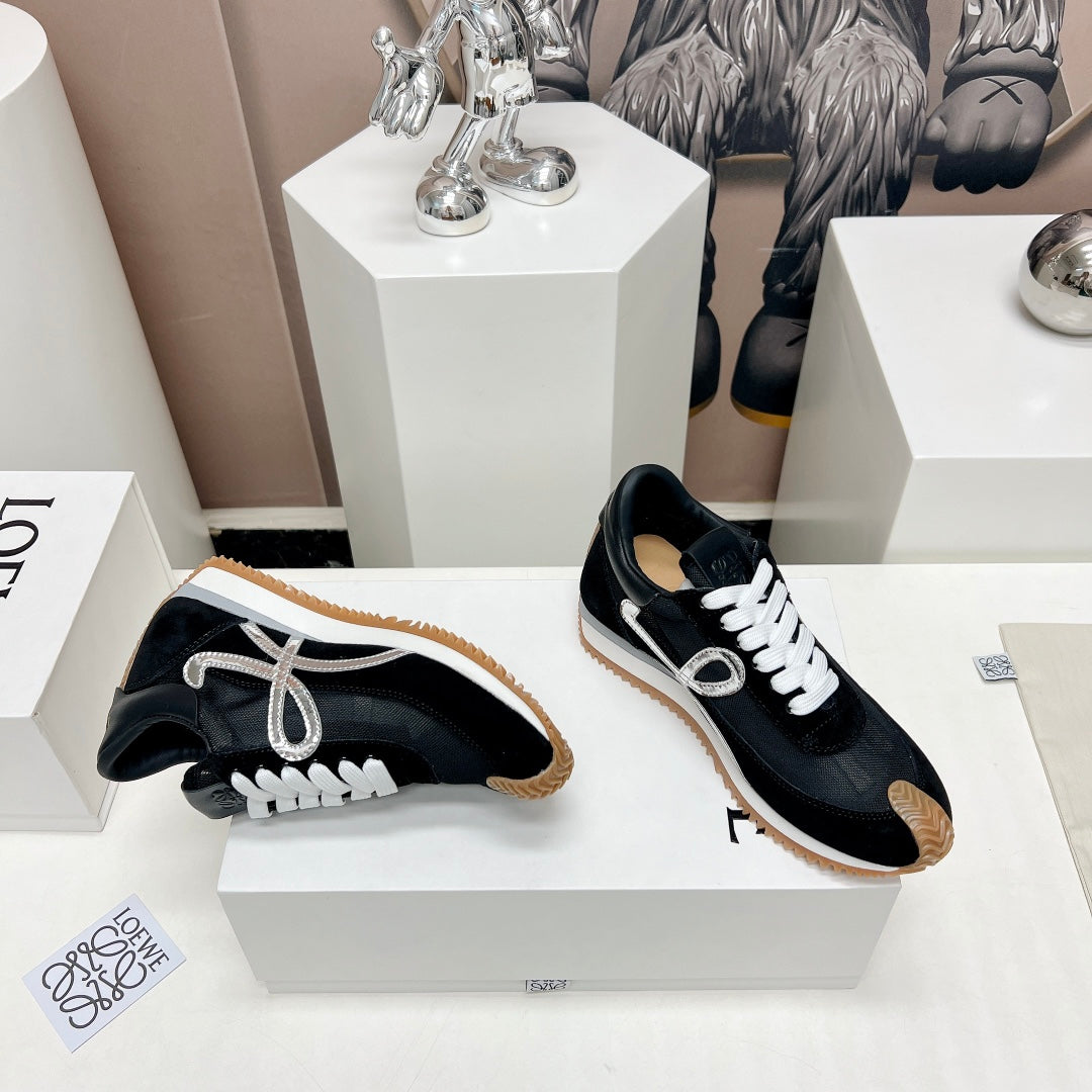 FLOW RUNNER SNEAKER IN BLACK SUEDE AND SHEEPSKIN、mysite、Cacoeks