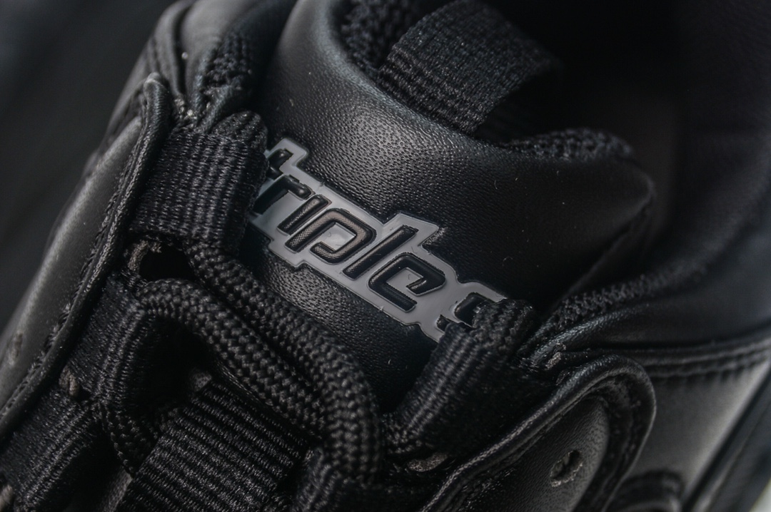 Balenciaga Triple S Sneaker in Black、mysite、Cacoeks