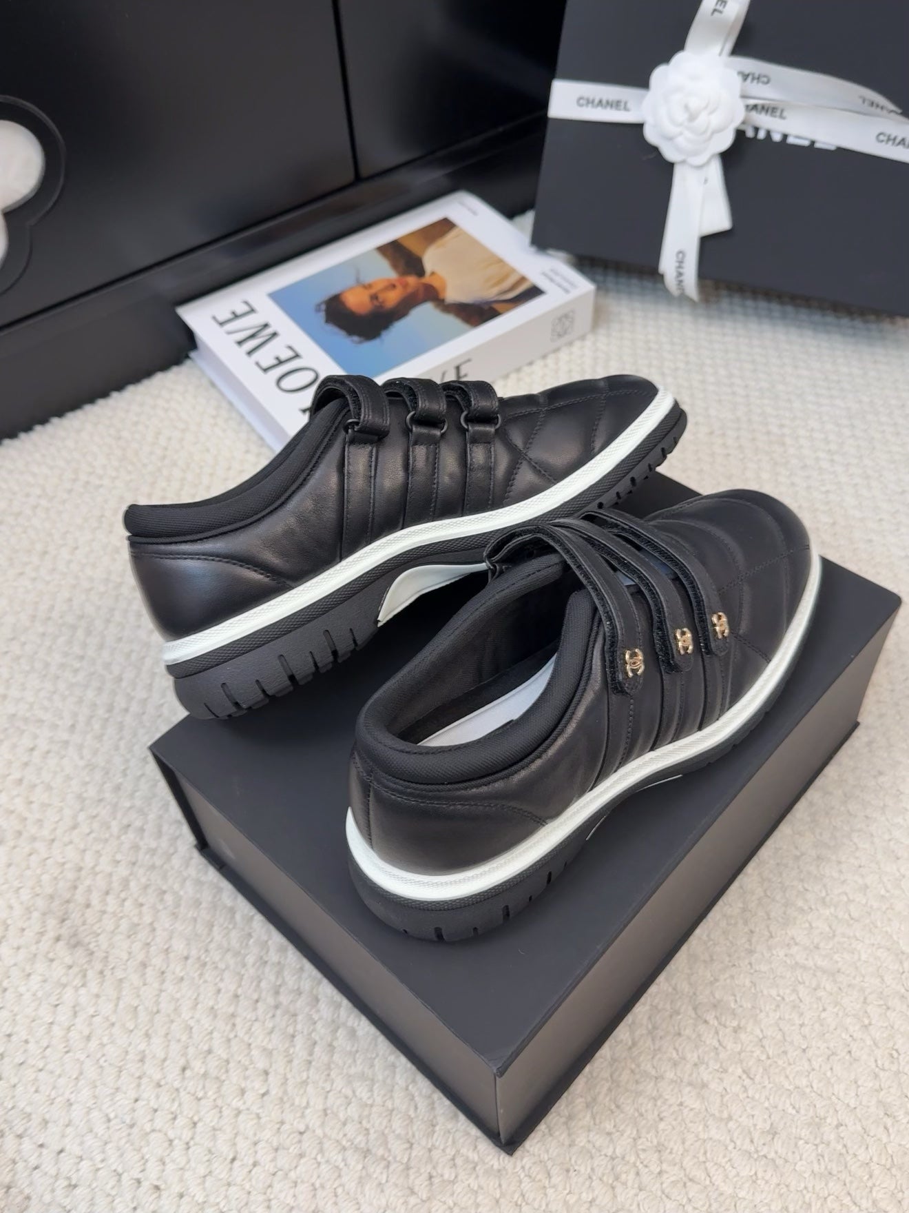 SNEAKERS WITH THREE STRAPS IN BLACK CALFSKIN、mysite、Cacoeks