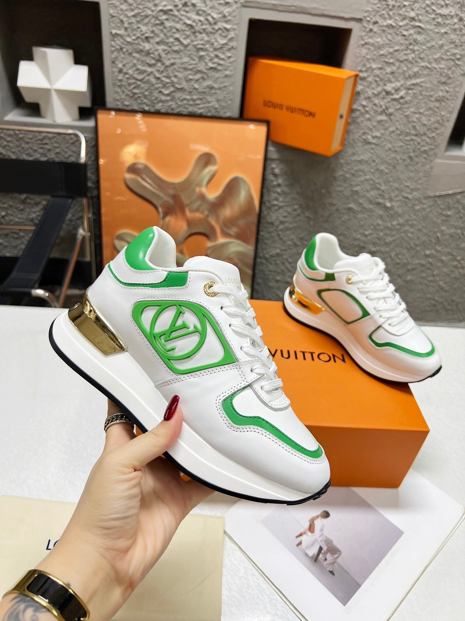 LV WOMEN SNEAKER IN WHITE MIX GREEN CALFSKIN、mysite、Cacoeks