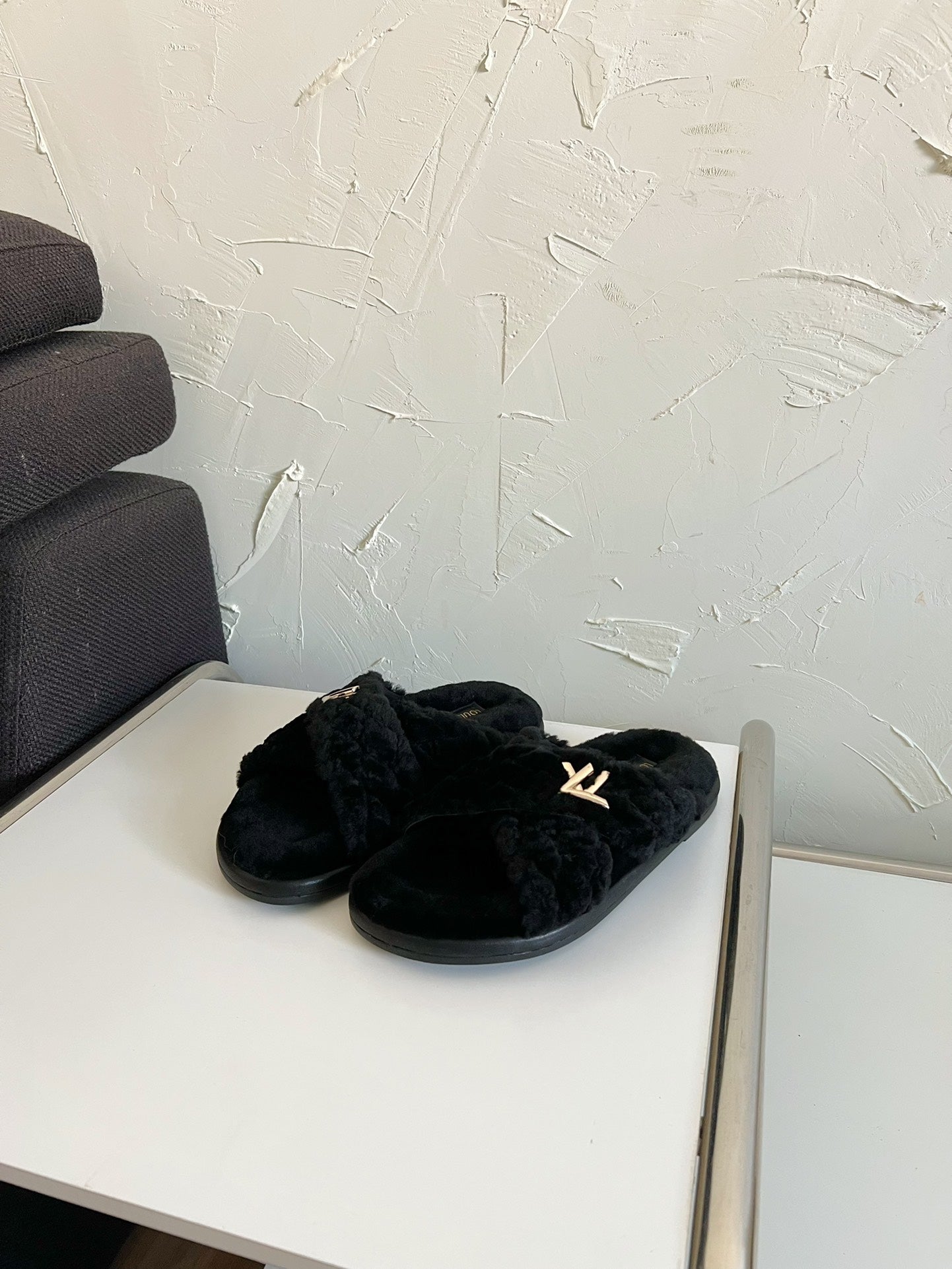 LV BLISS COMFORT MULE IN BLACK SHEARLING、mysite、Cacoeks