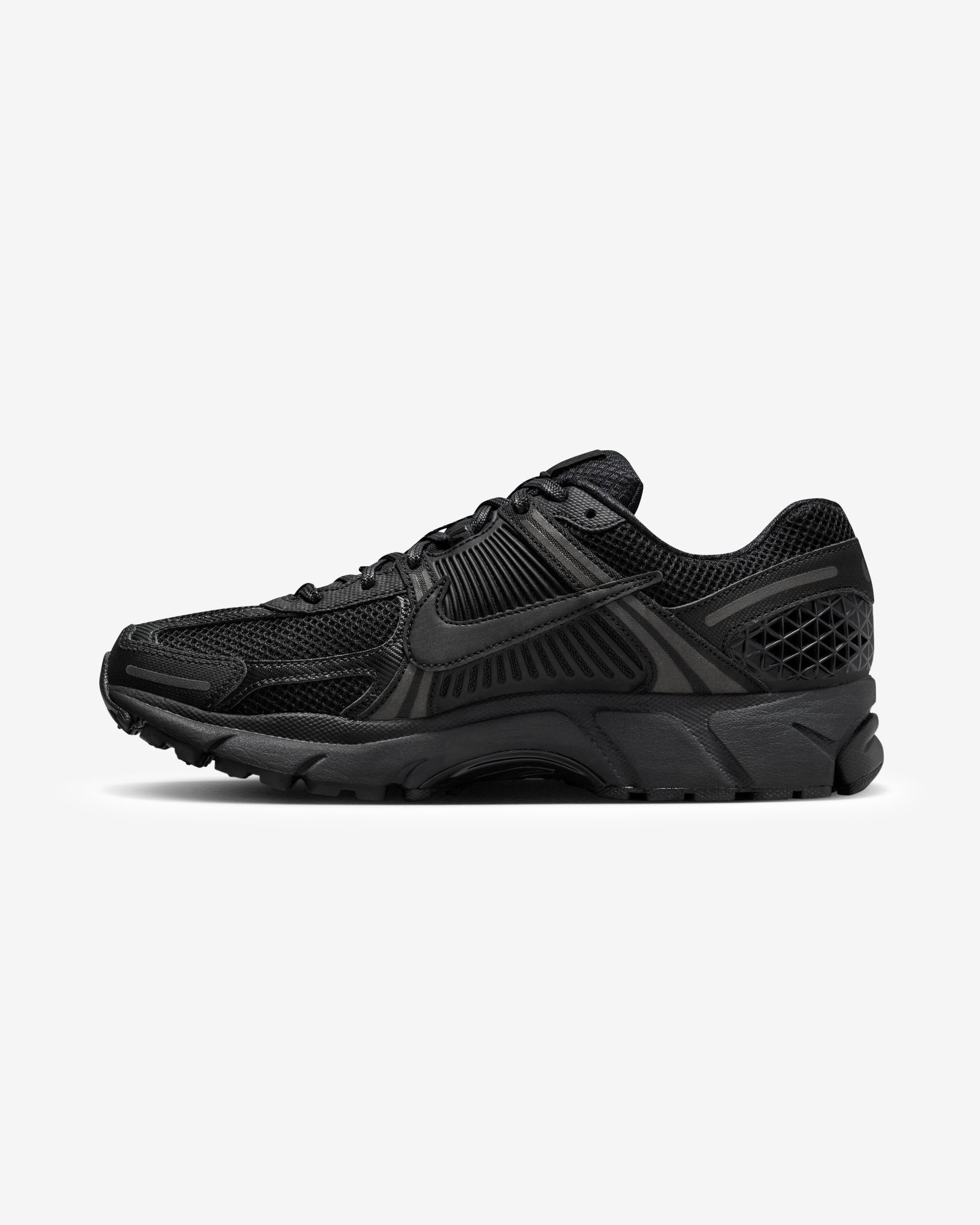 NIKE ZOOM VOMERO 5 SP - BLACK