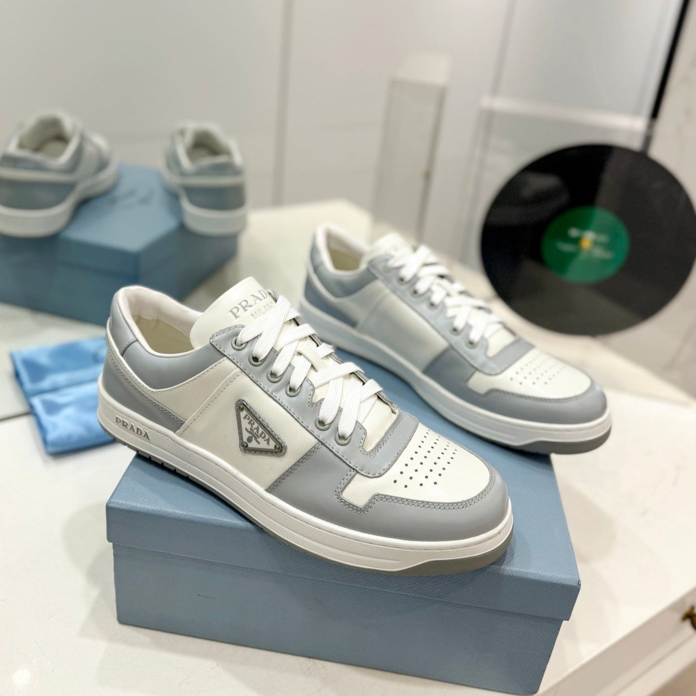 PRA DOWNTOWN PERFORATED SNEAKERS WHITE AND GRAY CALFSKIN、mysite、Cacoeks