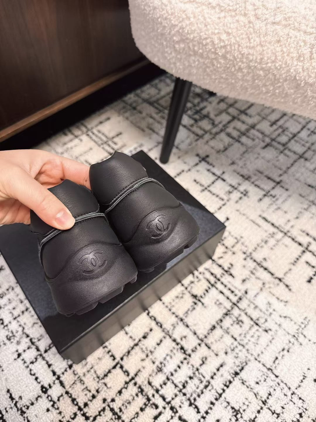 CLASSIC SNEAKERS IN BLACK SHEEPSKIN、mysite、Cacoeks