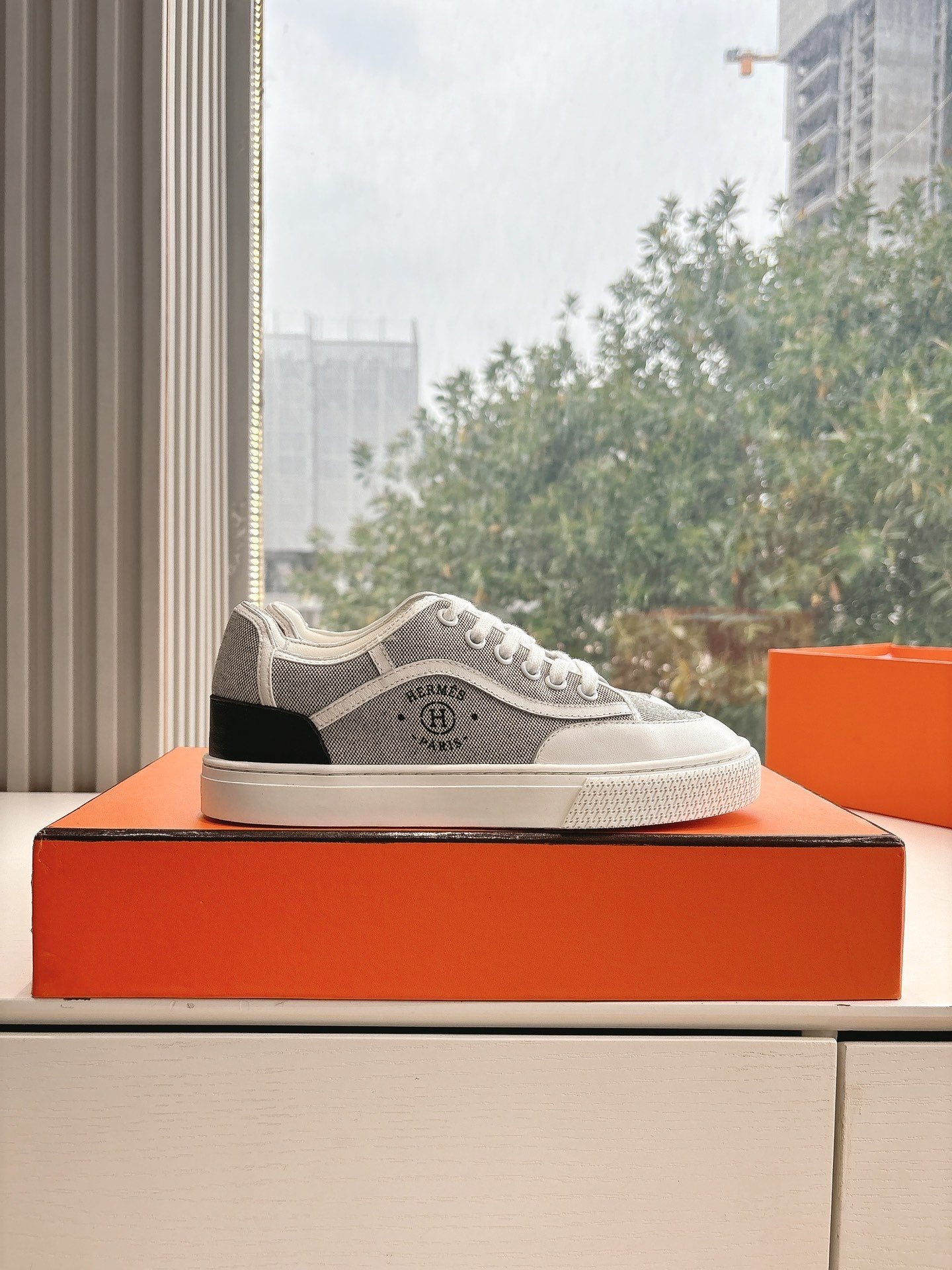 GET SNEAKER IN DOVE GRAY MAXI CANVAS AND CALFSKIN、mysite、Cacoeks