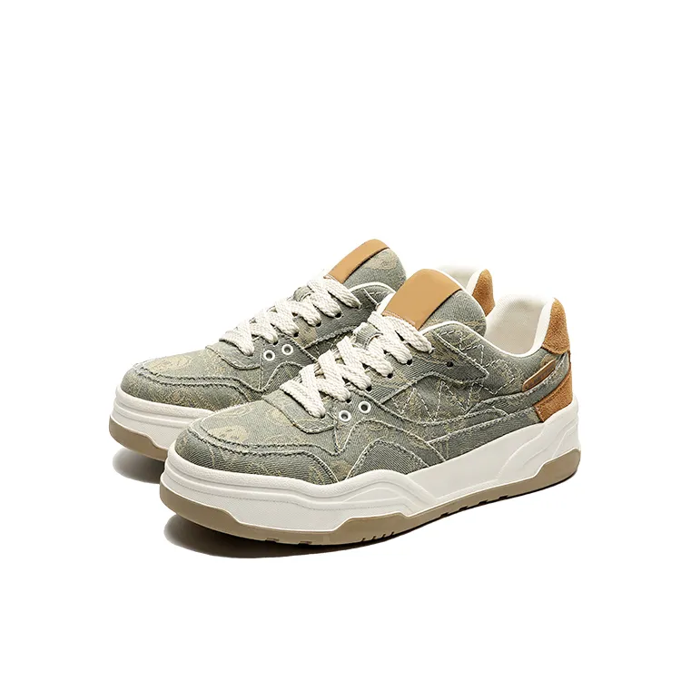 GEEK BAR-https://www.hot-toy.com/