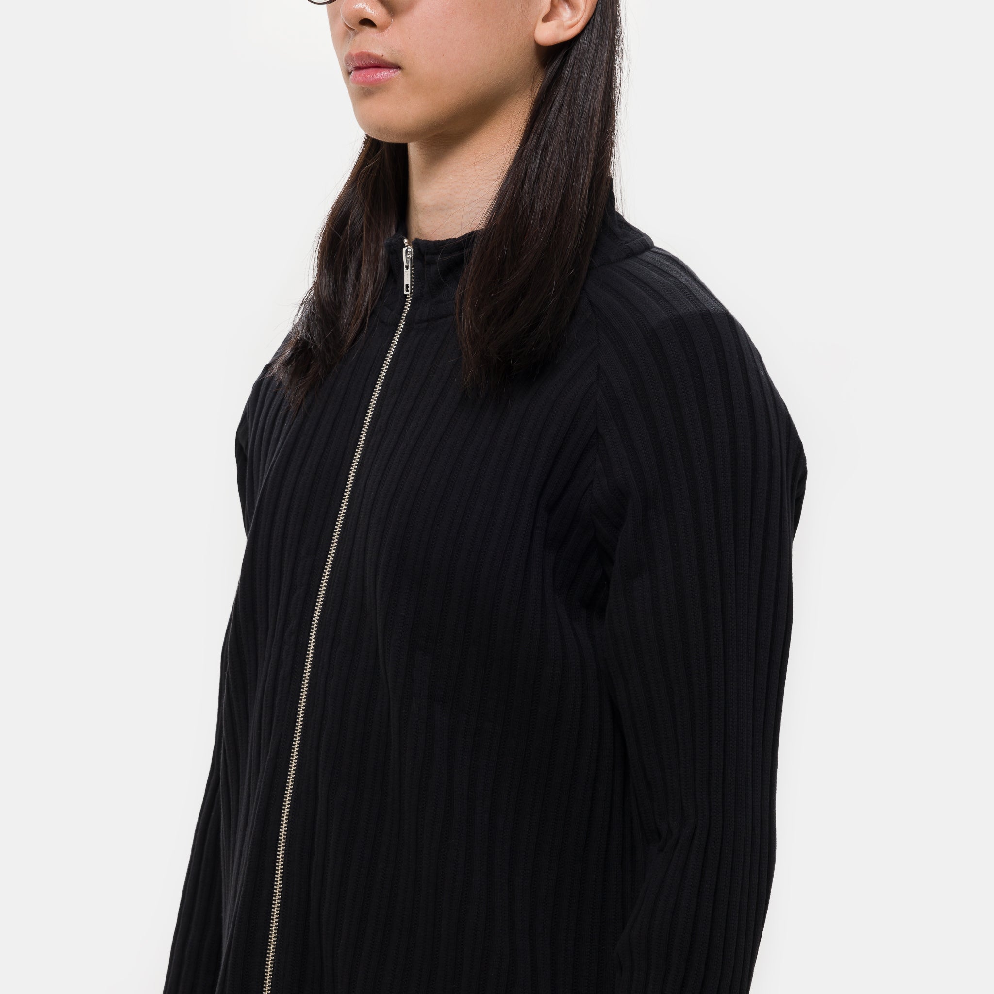 Leisure Zip Sweater in Black Rib