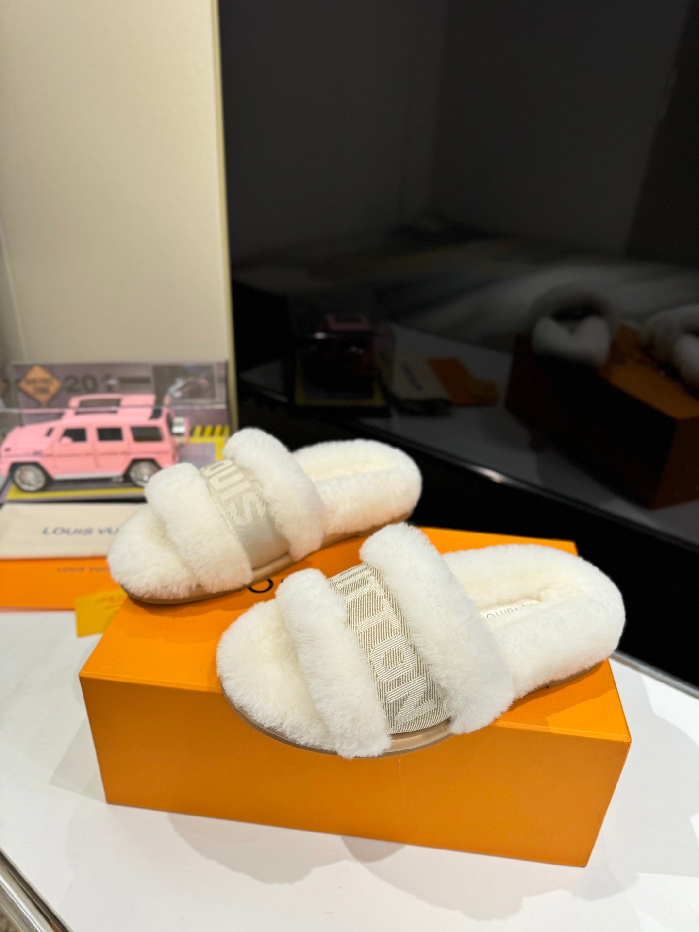 FURRY SLIPPER IN WHITE SHEARLING、mysite、Cacoeks