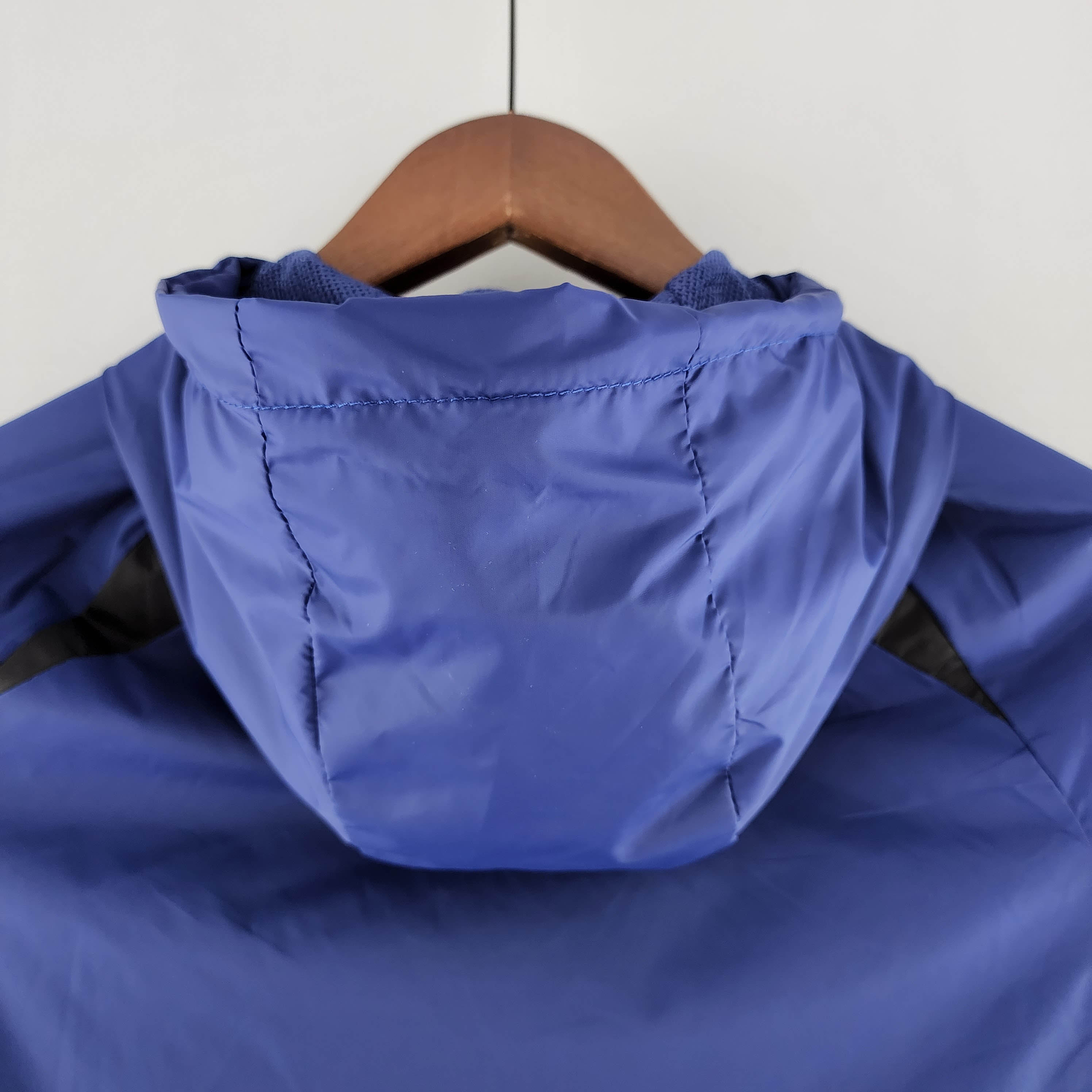 2022 Chelsea Windbreaker Blue Black:football jersey mysite: unitedjerseyfootball 邓江浪:football