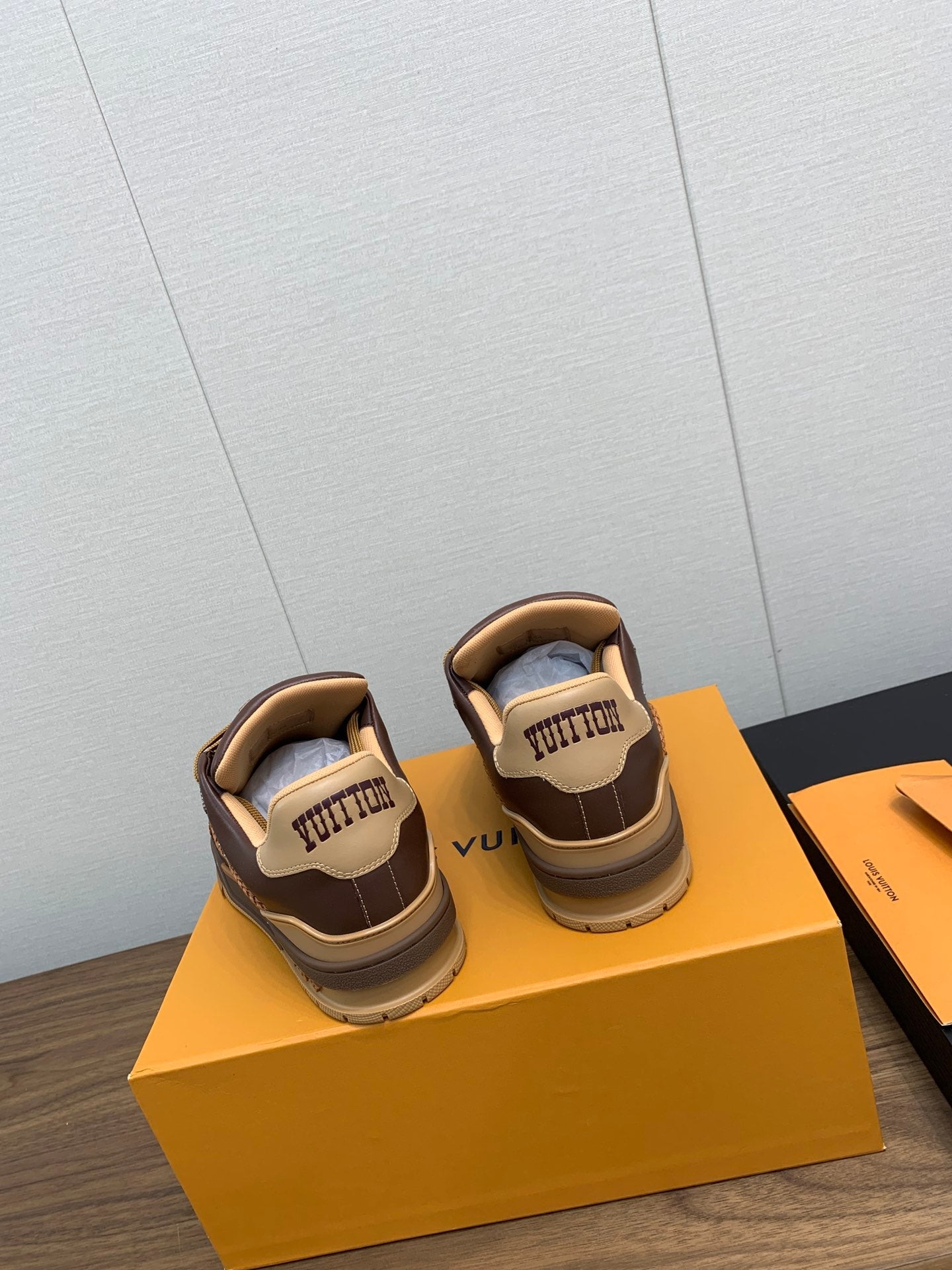 LV WOMEN'S TRAINER IN MARRON CALFSKIN、mysite、Cacoeks