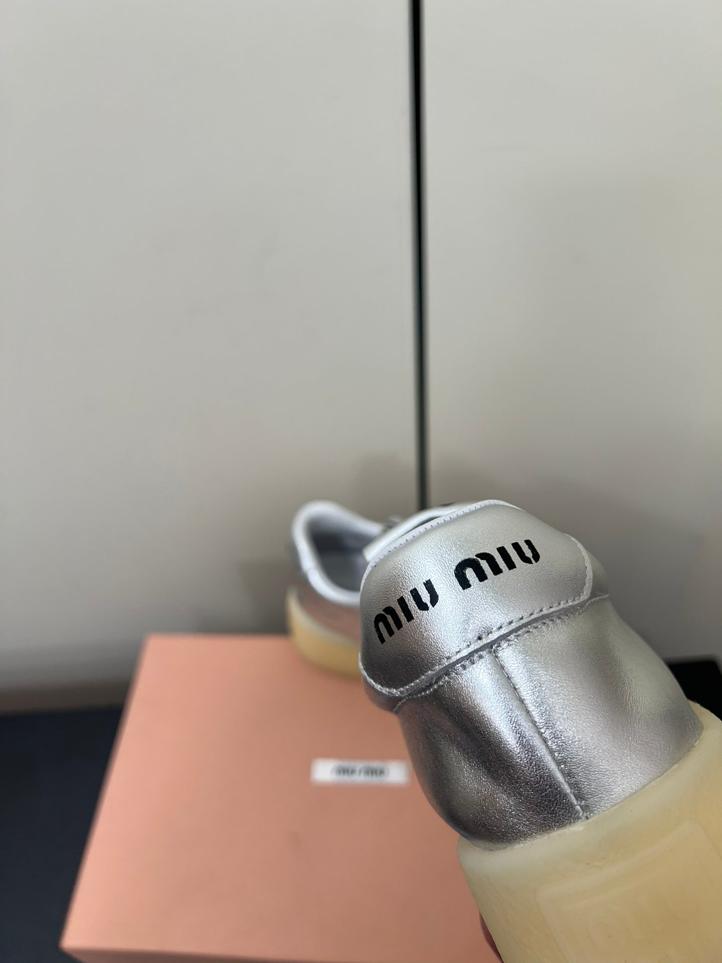 THICK-SOLED RETRO SNEAKERS IN SILVER METALLIC SMOOTH LAMBSKIN、mysite、Cacoeks