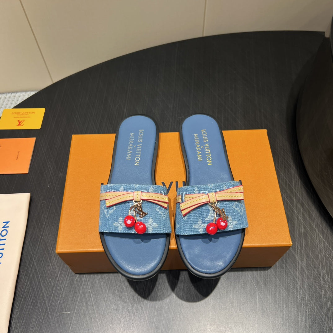 LV SLIDE SANDALS 25S IN BLUE DENIM AND CALFSKIN WITH CHERRY BLOSSOM BUCKLE、mysite、Cacoeks