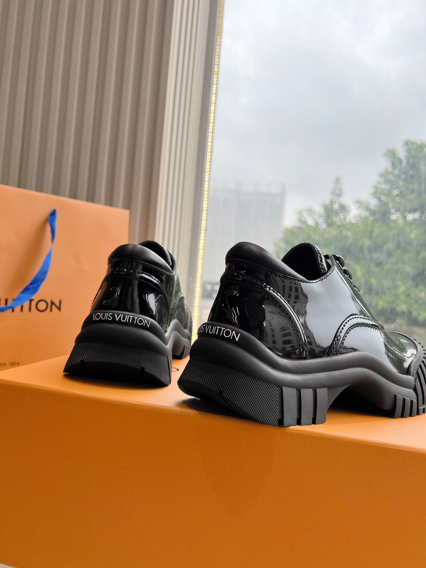 LV ARCHLIGHT SKATE SNEAKER IN BLACK GLOSSY CALFSKIN、mysite、Cacoeks