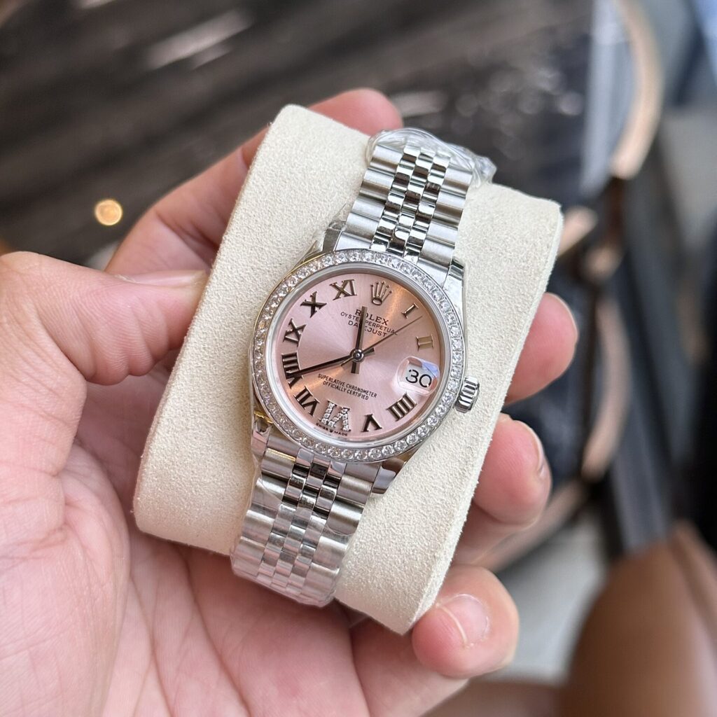 Đồng Hồ Rolex DateJust Nữ Đính Đá Mặt Số Màu Hồng EW 31mm (5)