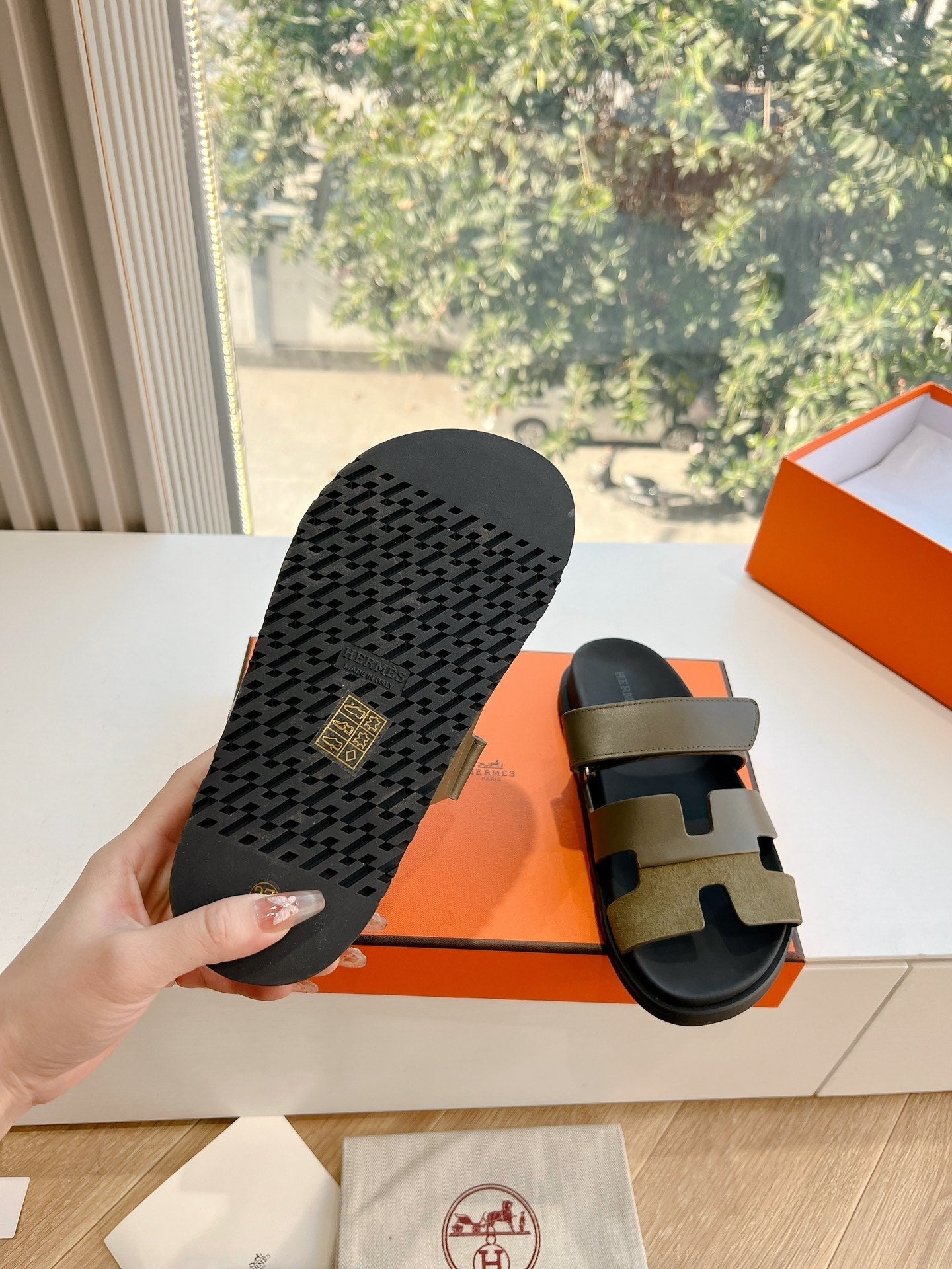 CHYPRE SANDAL IN ARMY GREEN SUEDE AND CALFSKIN、mysite、Cacoeks