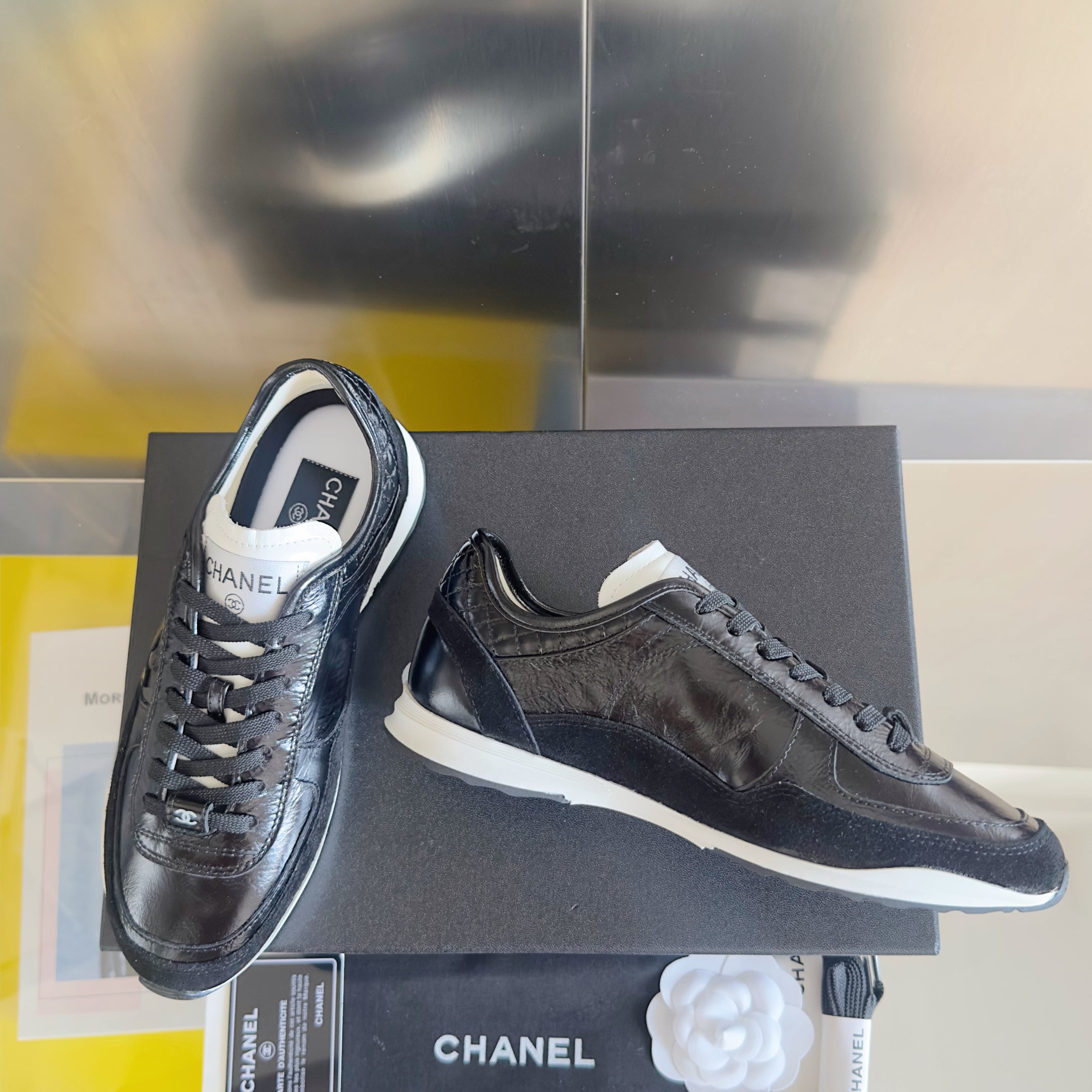 CHANEL 25S SNEAKERS 20MM IN BLACK GLOSSY CALFSKIN、mysite、Cacoeks