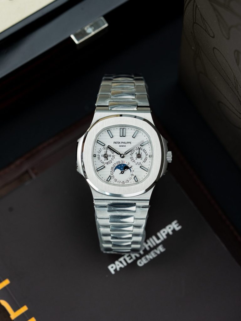 Đồng Hồ Patek Philippe Nautilus 5740 Rep 11 Mặt Trắng Máy Cơ Thụy Sỹ 40mm (1)