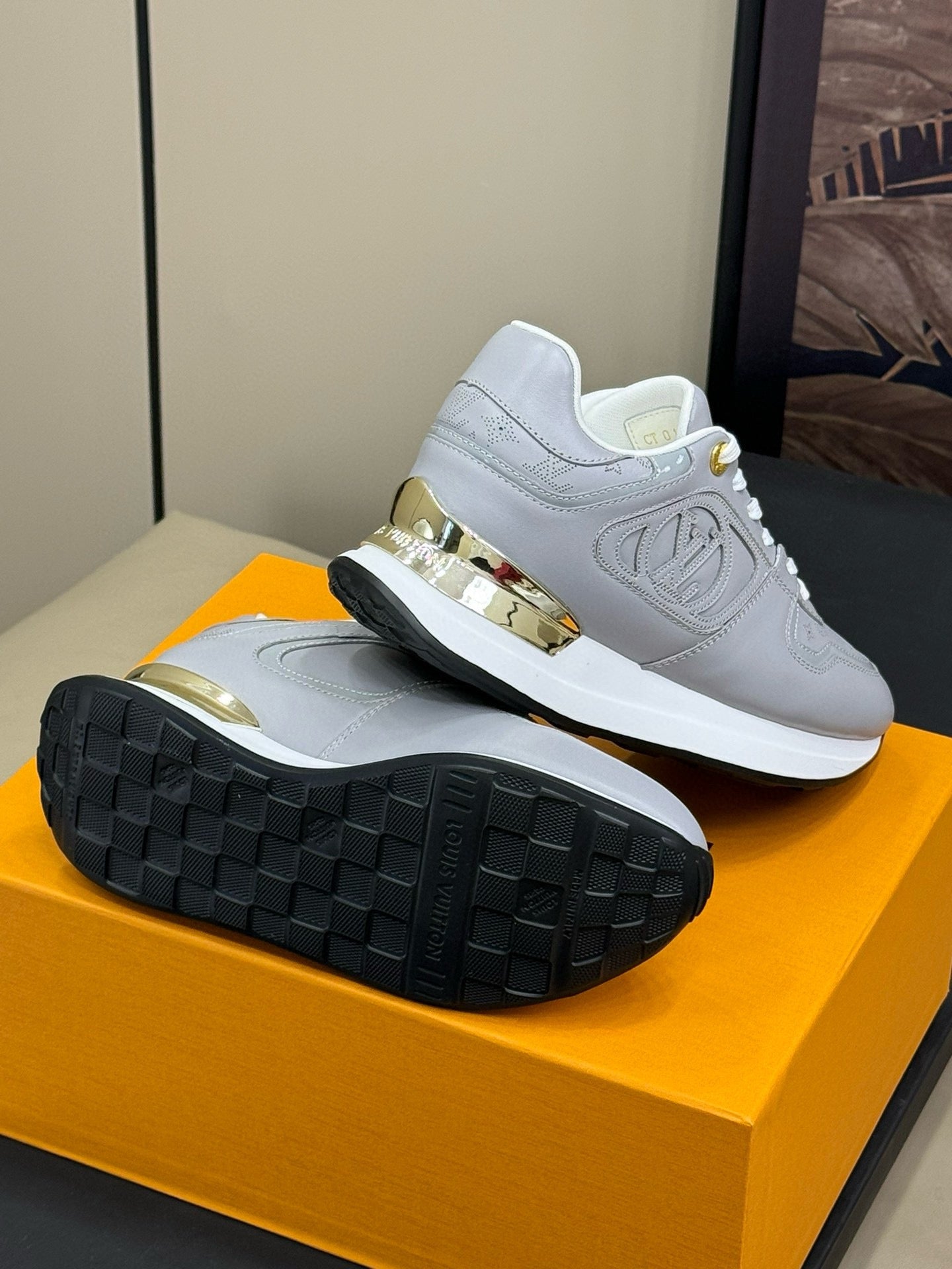 LV NEO RUN AWAY SNEAKER IN STEEL GRAY CALFSKIN、mysite、Cacoeks