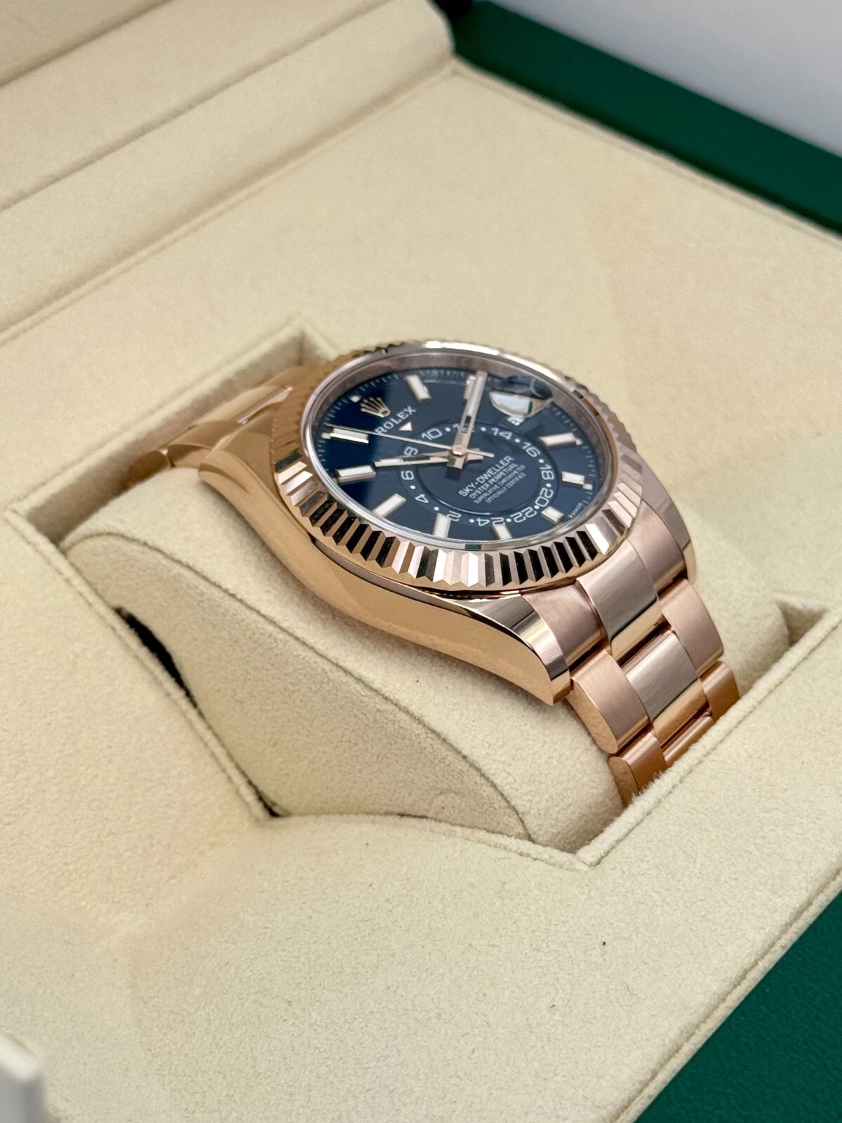 Rolex Sky-Dweller Blue Dial Super Clone Swiss ReplicaWatch 18k Rose Gold Oyster Bracelet Ref 336935 9002 Swiss Movement