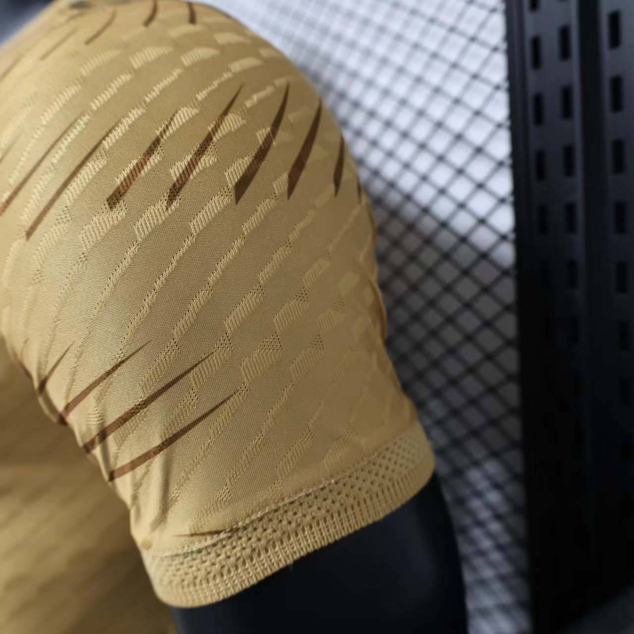 2024/2025 Player Version Real Madrid Special Edition Golden Football Shirt 1:1 Thai Quality:football jersey mysite: unitedjerseyfootball 邓江浪:football