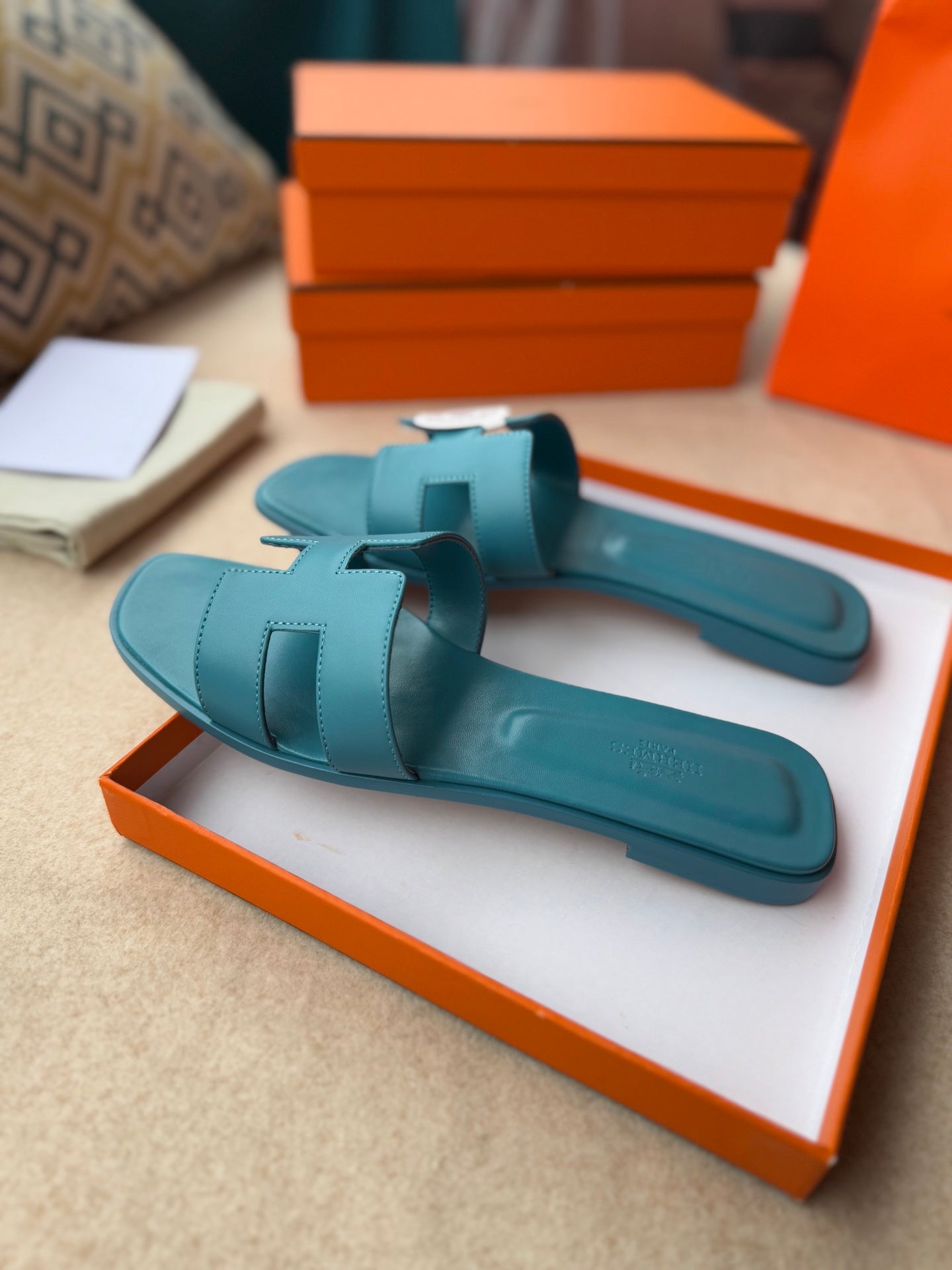 0RAN SANDALS IN SAPPHIRE BLUE CALFSKIN、mysite、Cacoeks