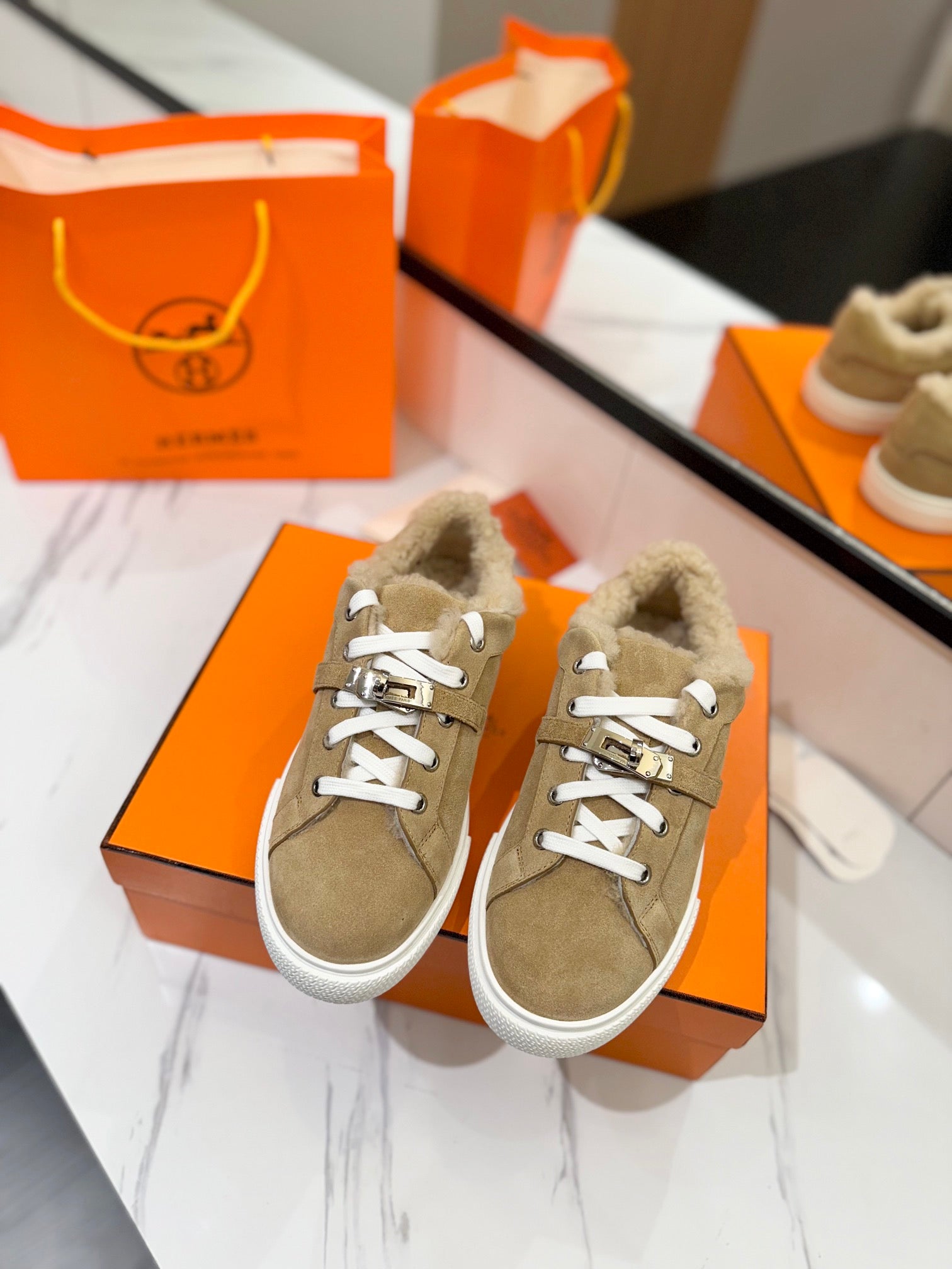 DAY SNEAKER IN TORTILLA BROWN SUEDE AND FLEECE LINING、mysite、Cacoeks