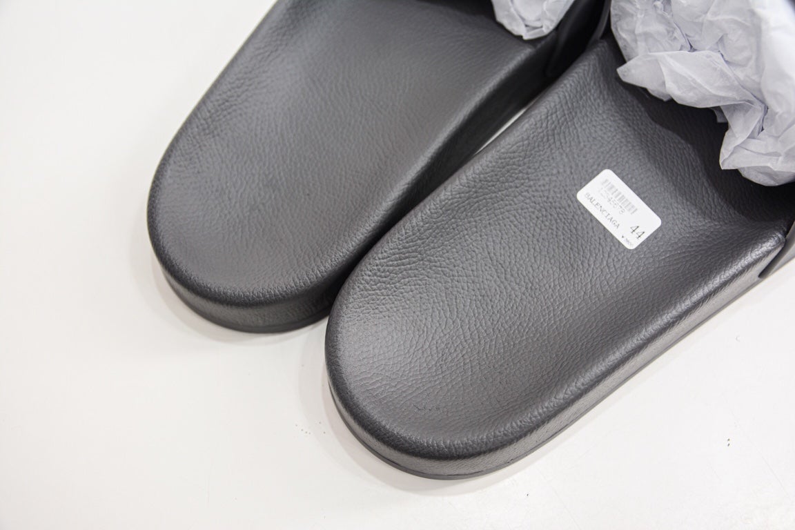 Balenciaga Pool Side Sandal in Grey、mysite、Cacoeks