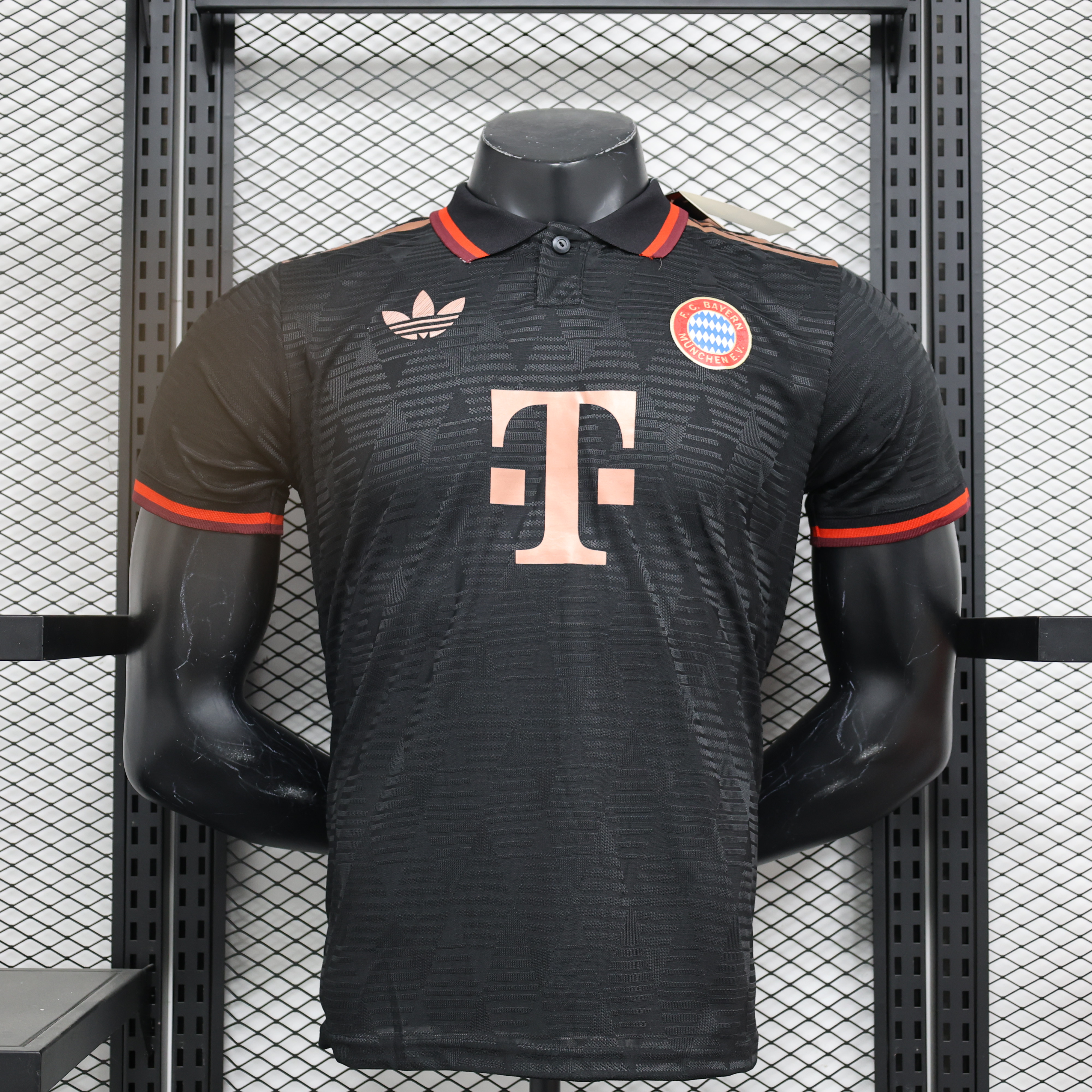 ManixJersey.com | Bayern Munich 24-25 Black & Gold Training Jersey - Player Version -Customize Name, Number and Patch | Worldwide Shipping